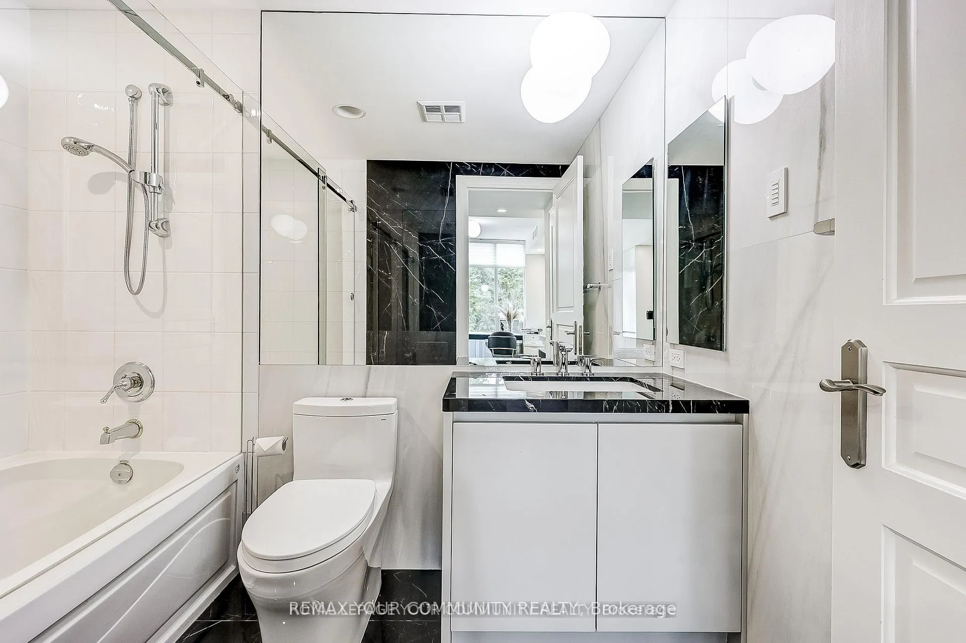 Photo 32 of Unit 304, 7071 Bayview Avenue, Markham, Bayview Glen — HOMEH