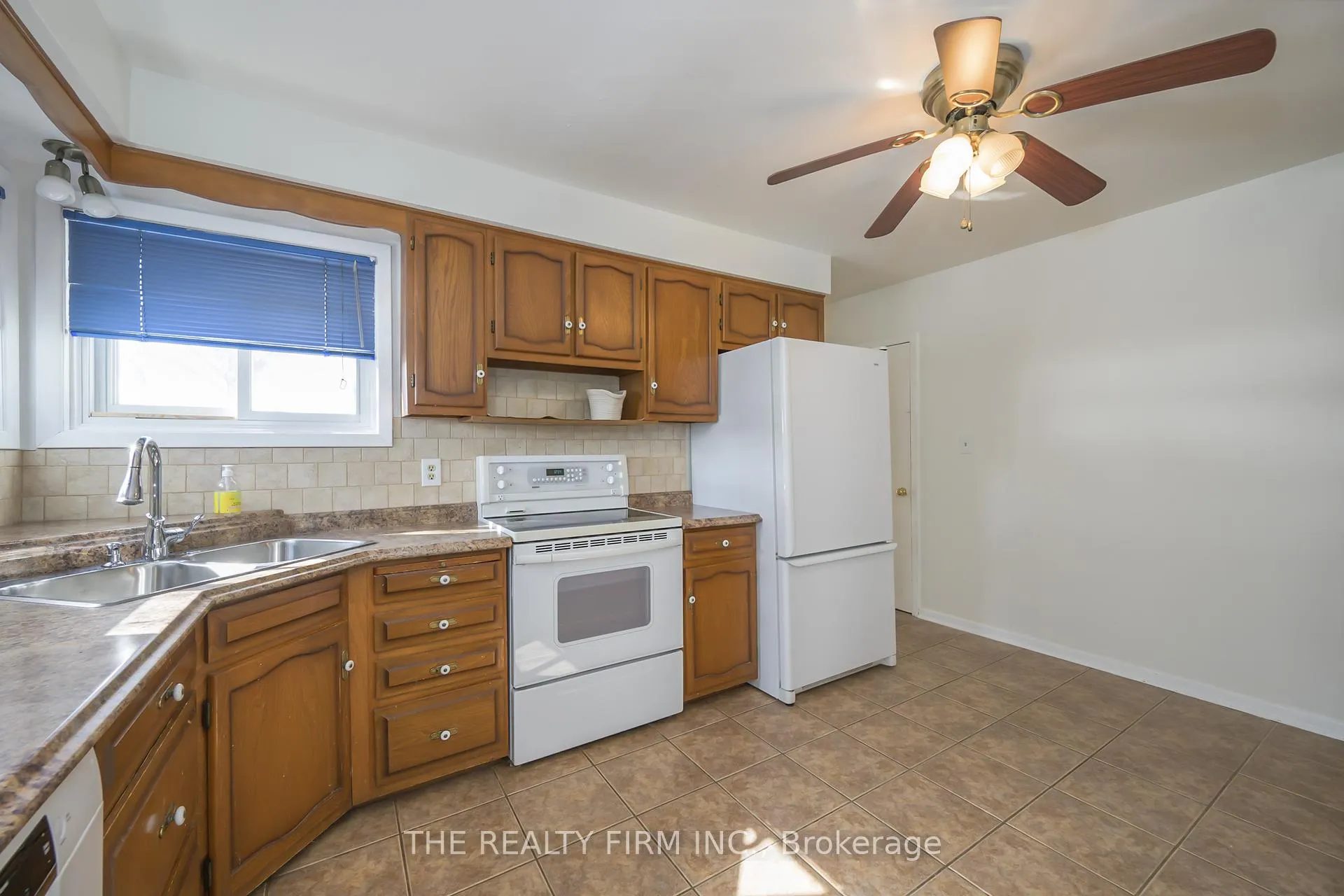 Photo 6 of 15233 Medway Road, Middlesex Centre, Ballymote — HOMEH