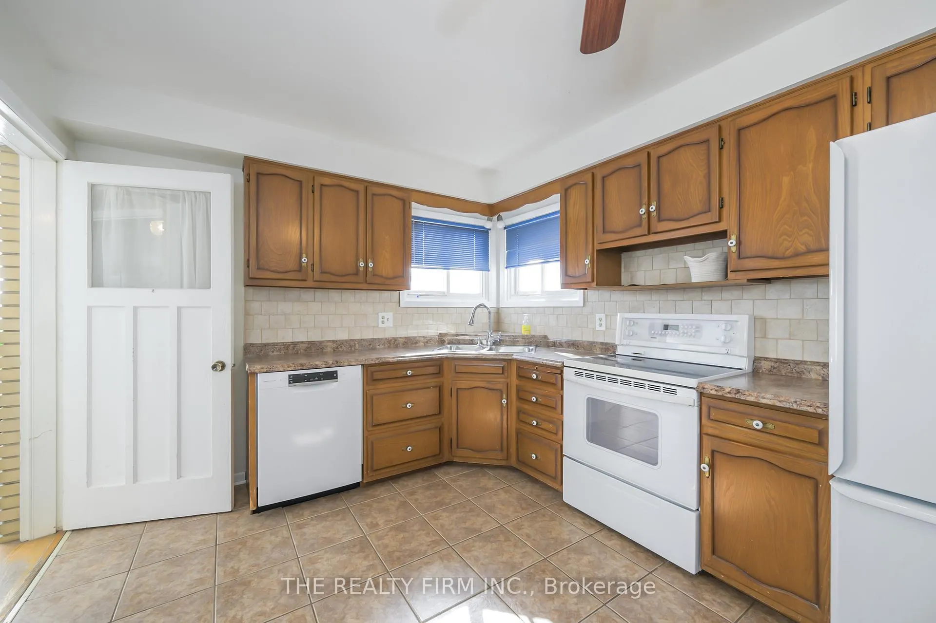 Photo 7 of 15233 Medway Road, Middlesex Centre, Ballymote — HOMEH