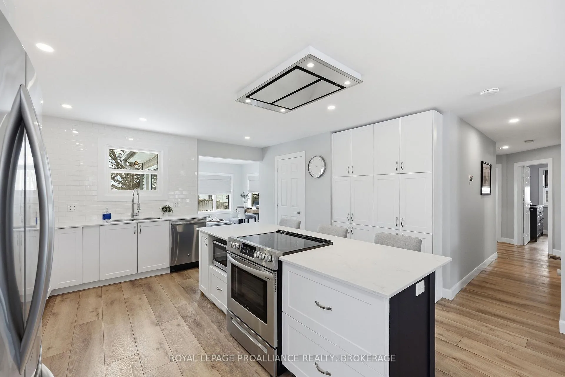 Photo 12 of 719 Muirfield Crescent, Kingston, East Gardiners Rd — HOMEH