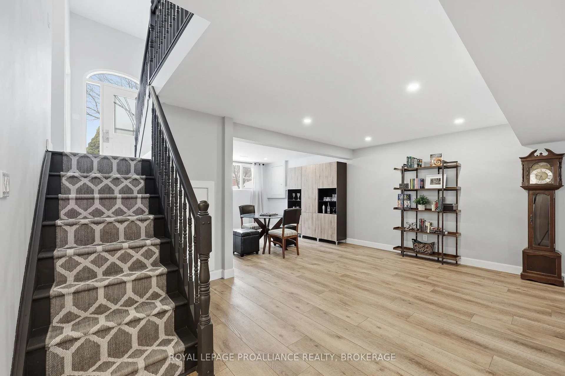 Photo 29 of 719 Muirfield Crescent, Kingston, East Gardiners Rd — HOMEH