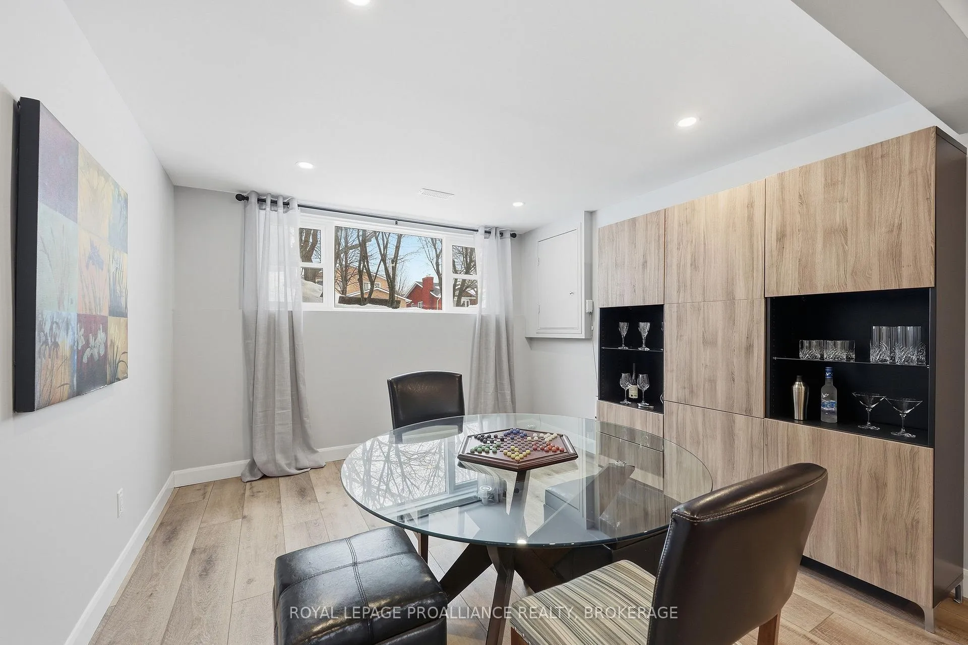 Photo 32 of 719 Muirfield Crescent, Kingston, East Gardiners Rd — HOMEH