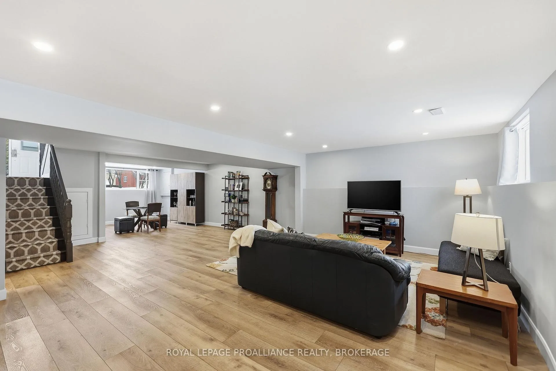 Photo 33 of 719 Muirfield Crescent, Kingston, East Gardiners Rd — HOMEH