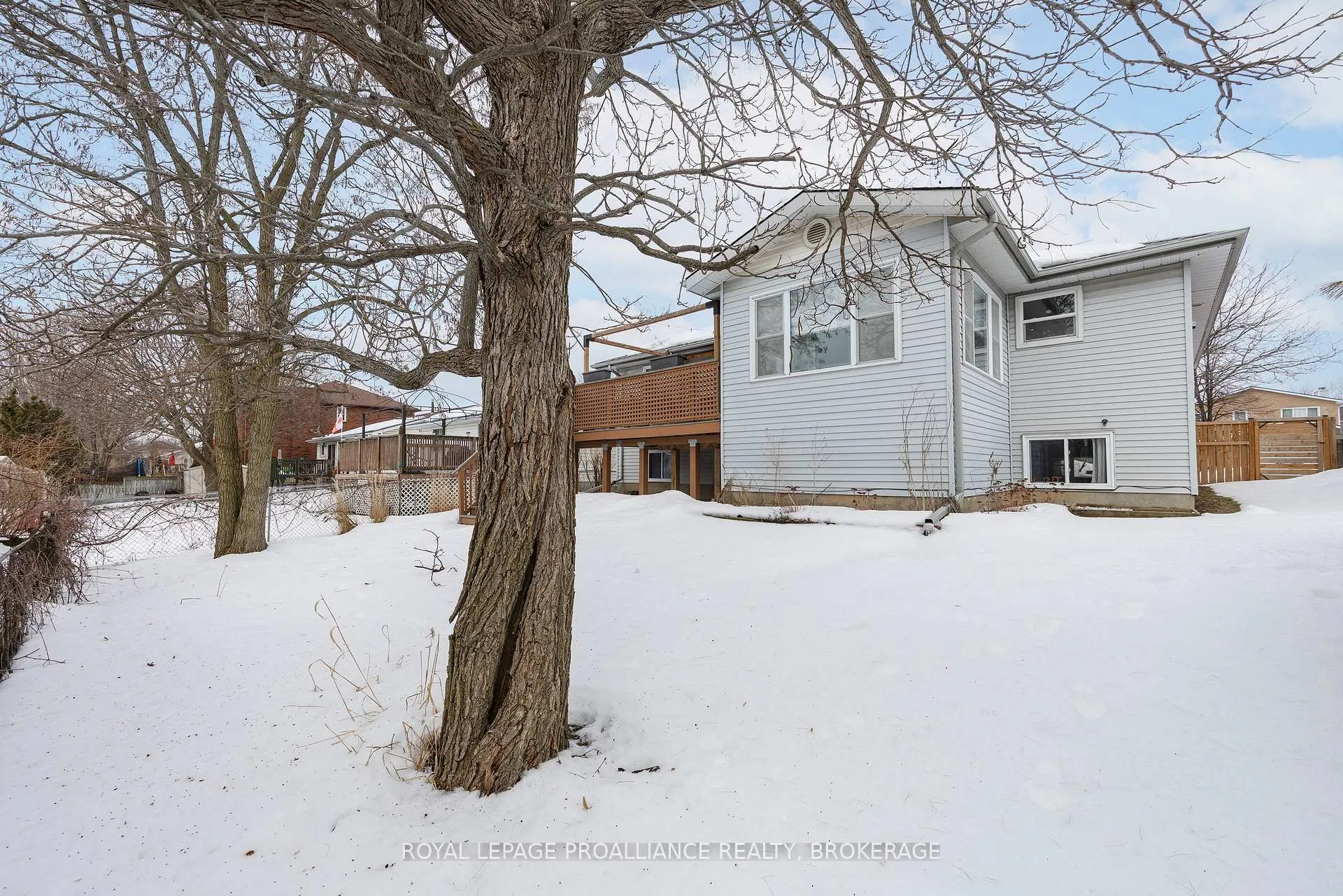 Photo 39 of 719 Muirfield Crescent, Kingston, East Gardiners Rd — HOMEH