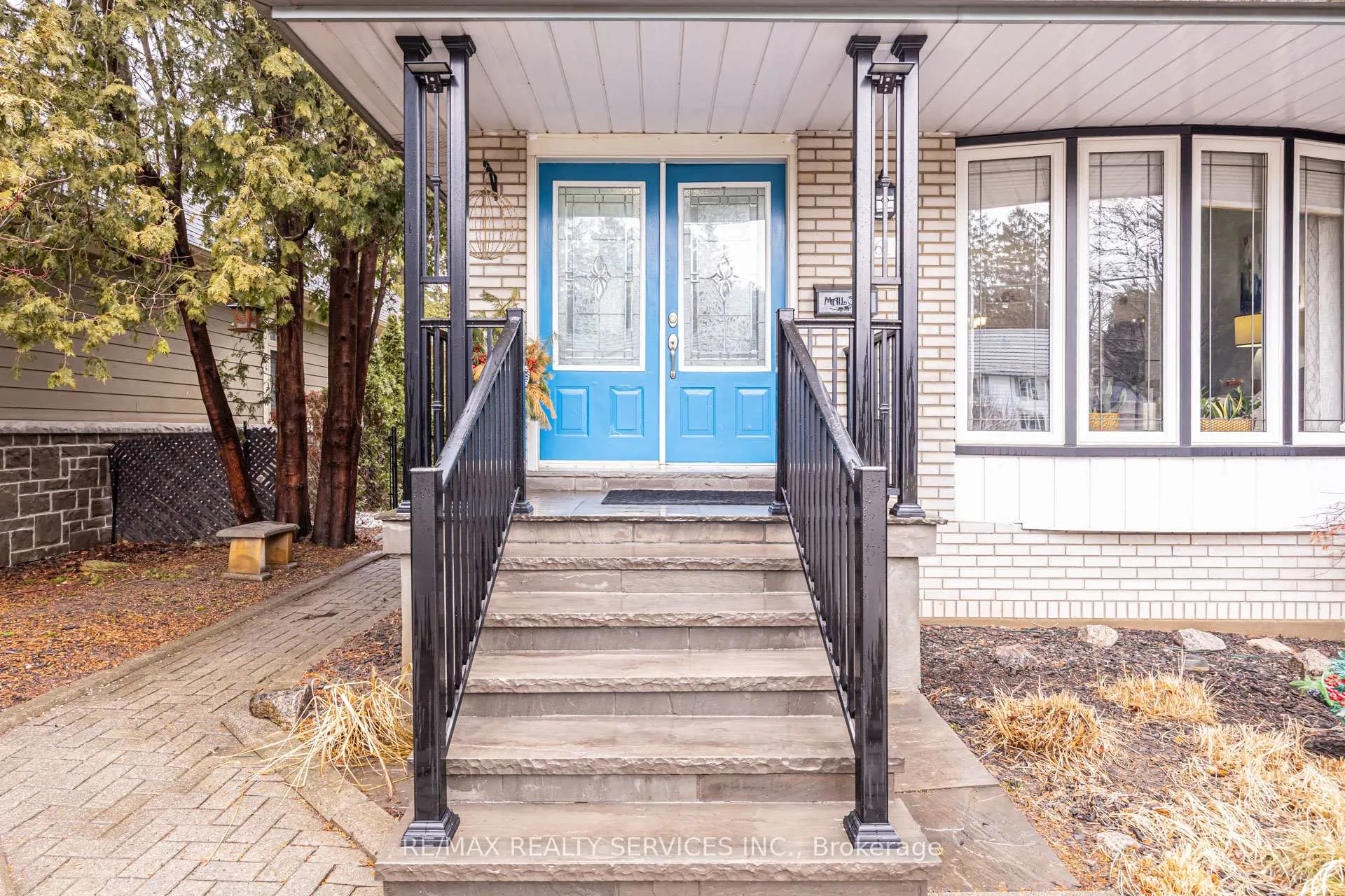 Photo 4 of 761 Sunset Road, Burlington, LaSalle — HOMEH