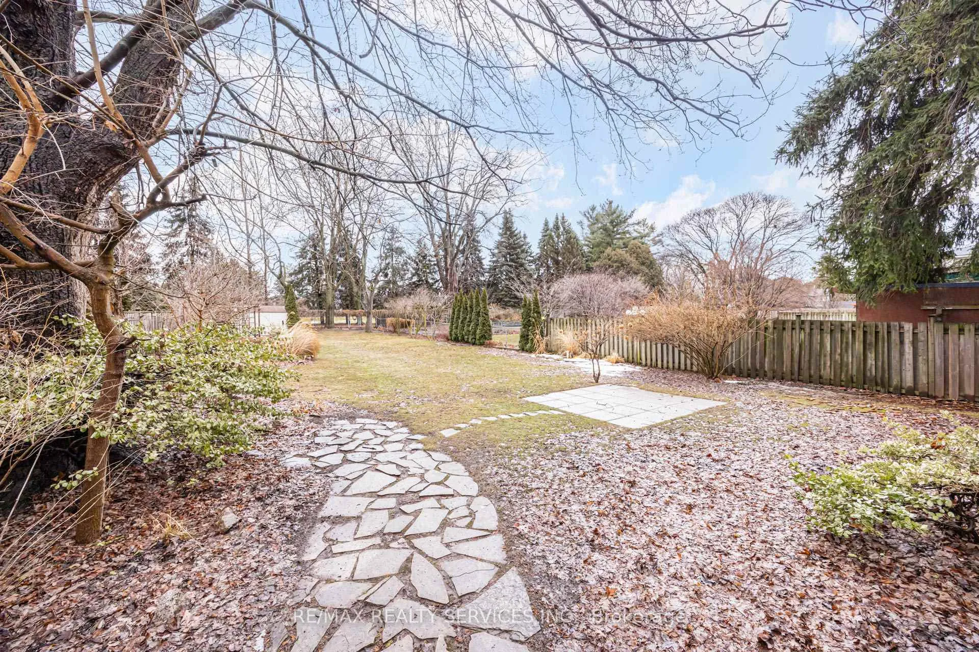 Photo 41 of 761 Sunset Road, Burlington, LaSalle — HOMEH