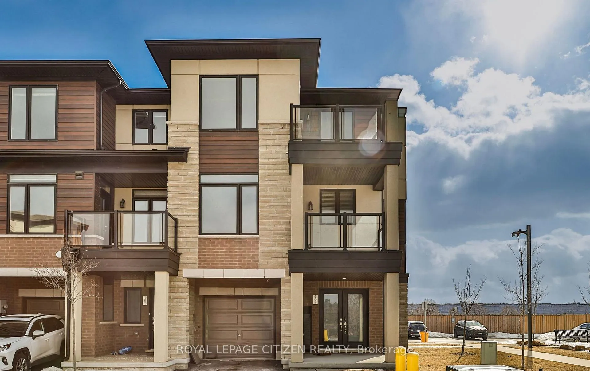 Photo 3 of Unit 102, 590 N Service Road E, Hamilton, Stoney Creek Industrial — HOMEH