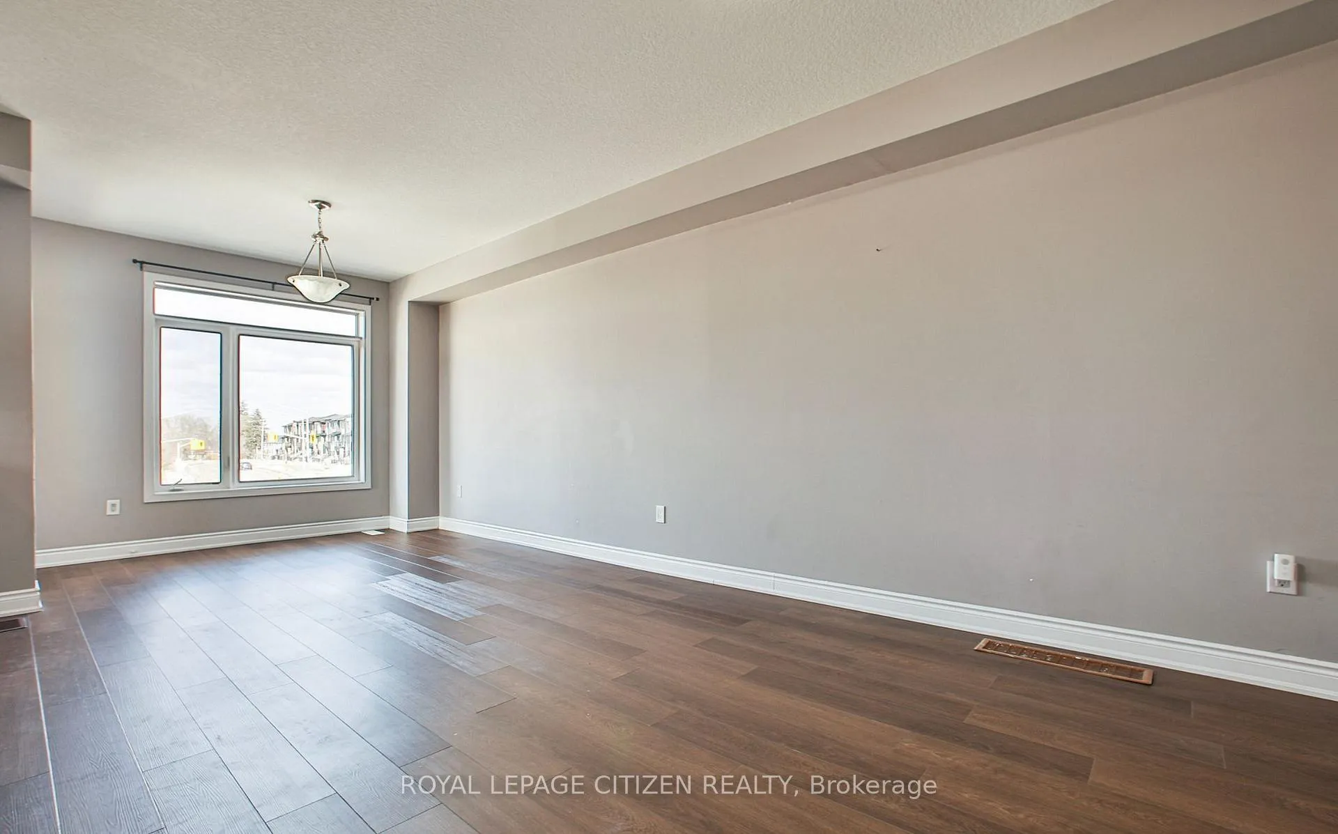 Photo 4 of Unit 102, 590 N Service Road E, Hamilton, Stoney Creek Industrial — HOMEH
