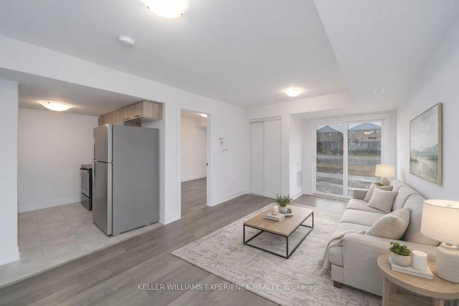 Photo 4 of Unit 6, 53 Pumpkin Corner Crescent, Barrie, Innis-Shore — HOMEH