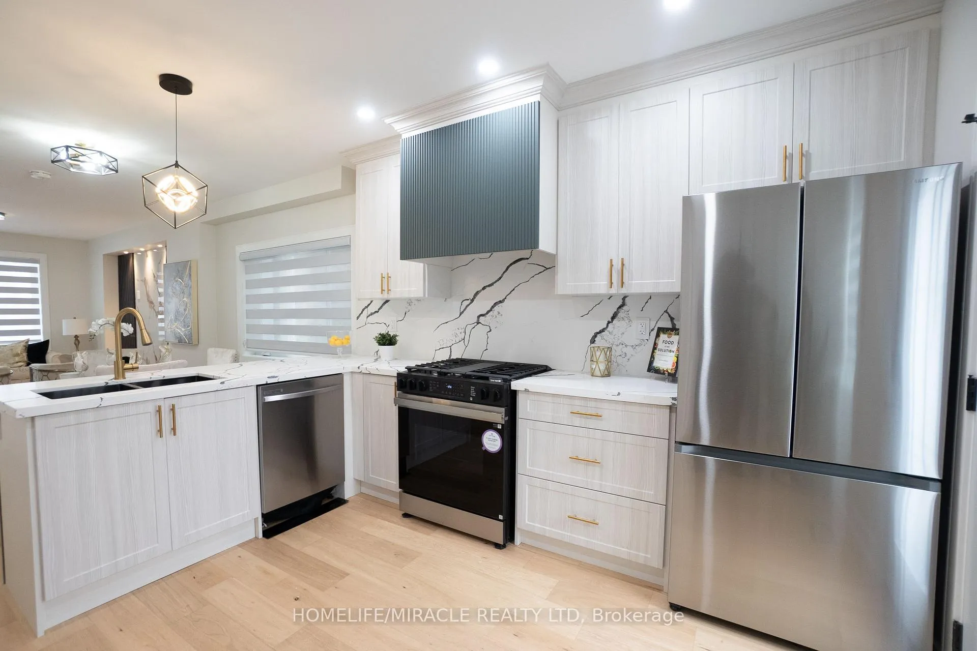 Photo 8 of 12 Thyra Avenue, Toronto, Crescent Town — HOMEH