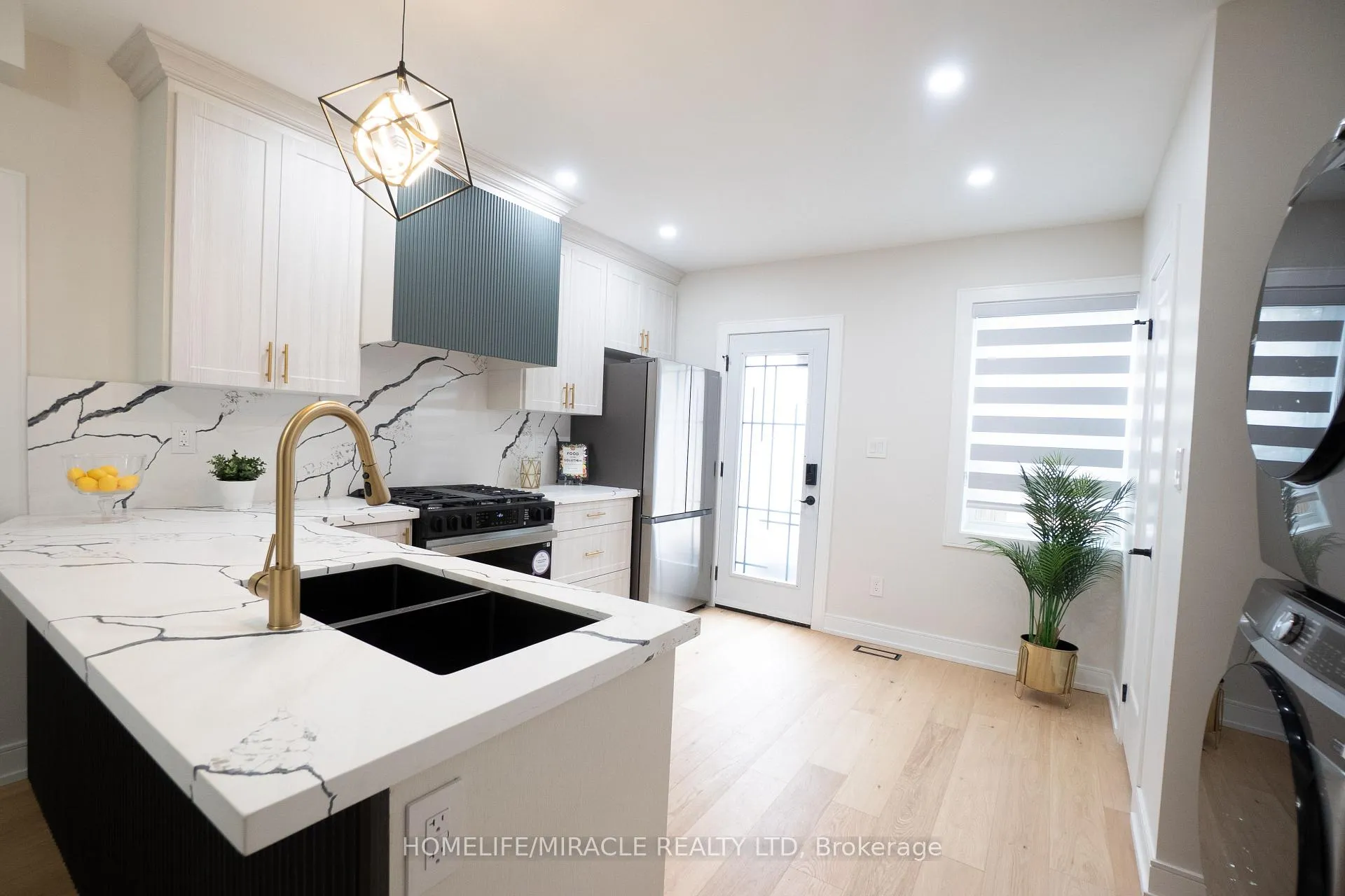 Photo 9 of 12 Thyra Avenue, Toronto, Crescent Town — HOMEH