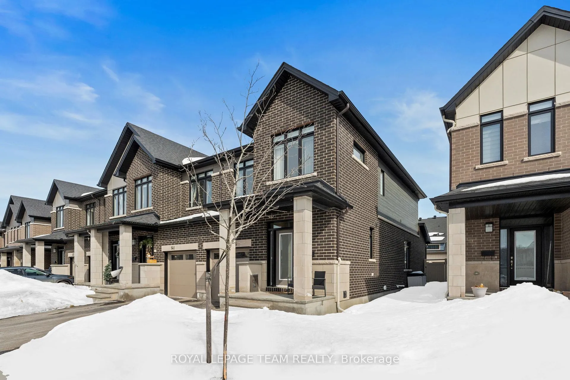 Photo 2 of 143 Avro Circle, Ottawa, CFB Rockcliffe and Area — HOMEH