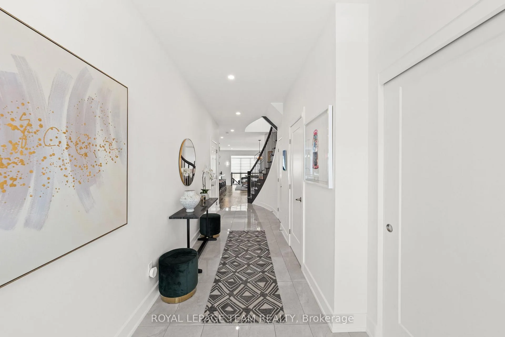 Photo 3 of 143 Avro Circle, Ottawa, CFB Rockcliffe and Area — HOMEH