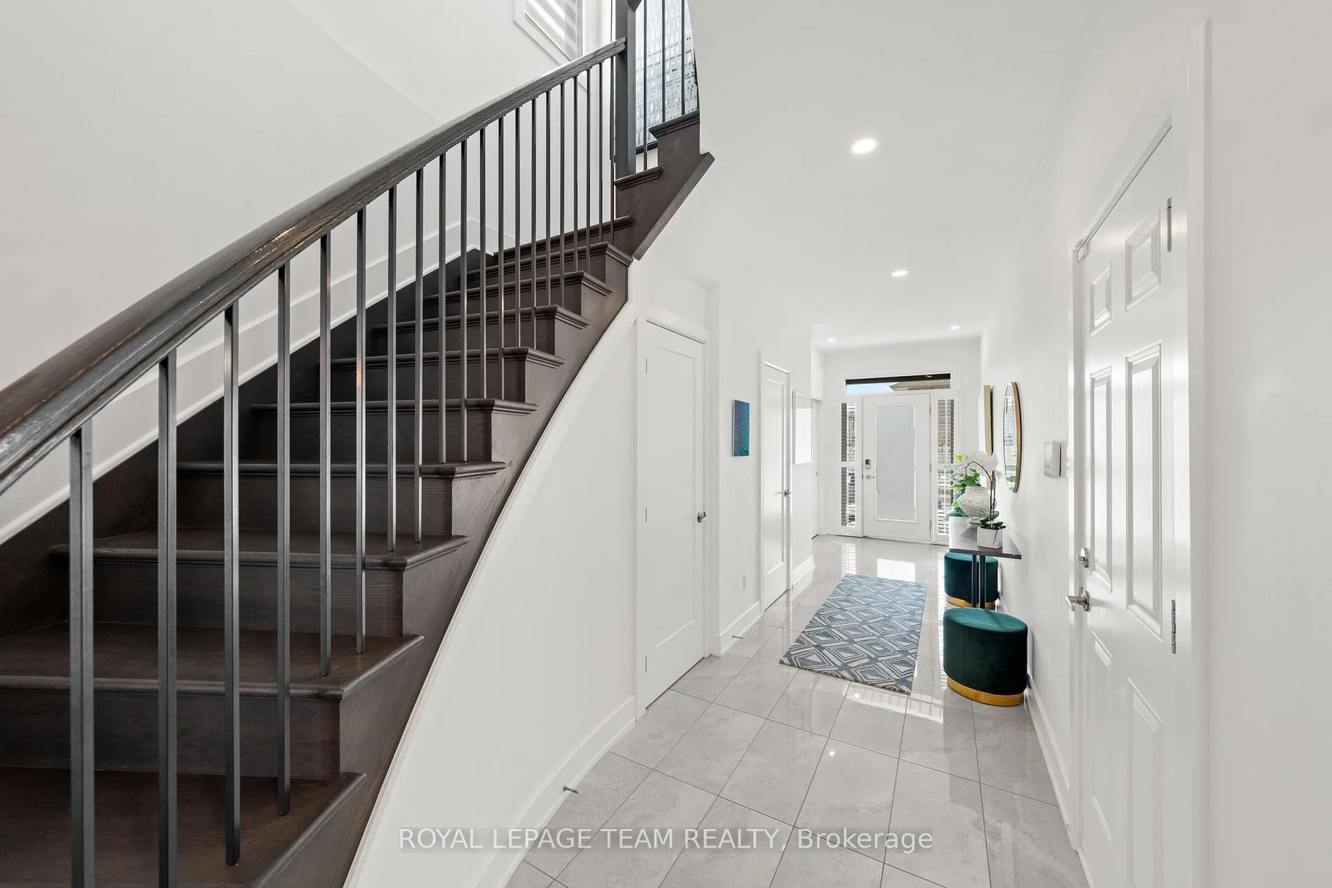 Photo 4 of 143 Avro Circle, Ottawa, CFB Rockcliffe and Area — HOMEH