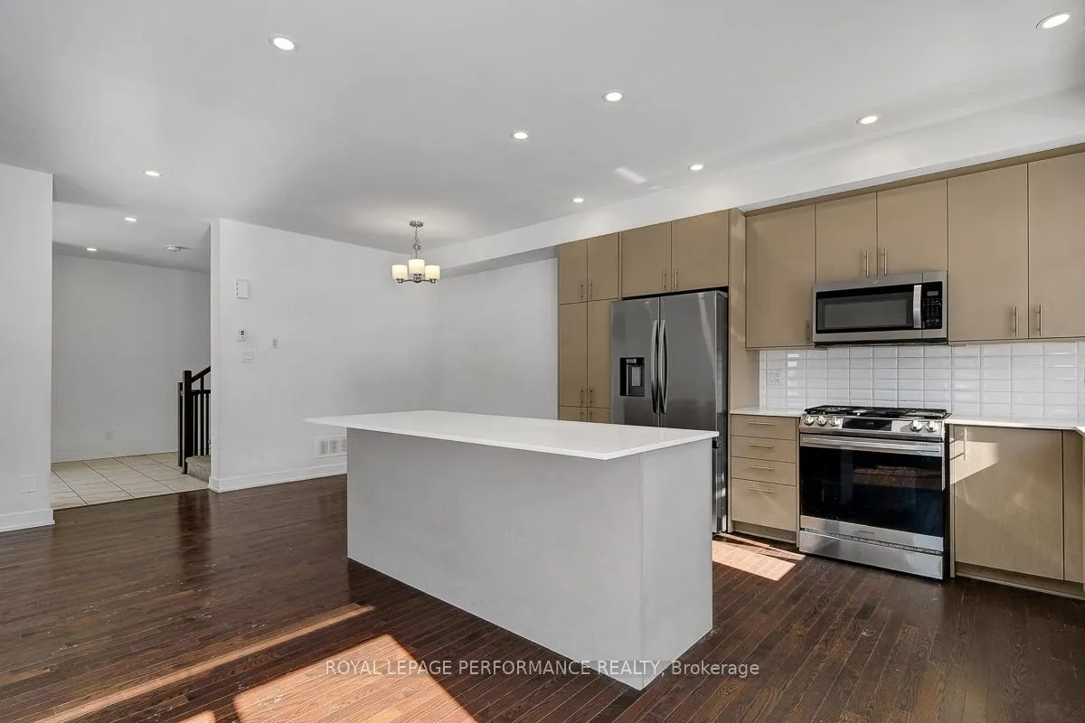 Photo 10 of 51 Moosonee Crescent, Ottawa, Riverside South/Gloucester Glen — HOMEH