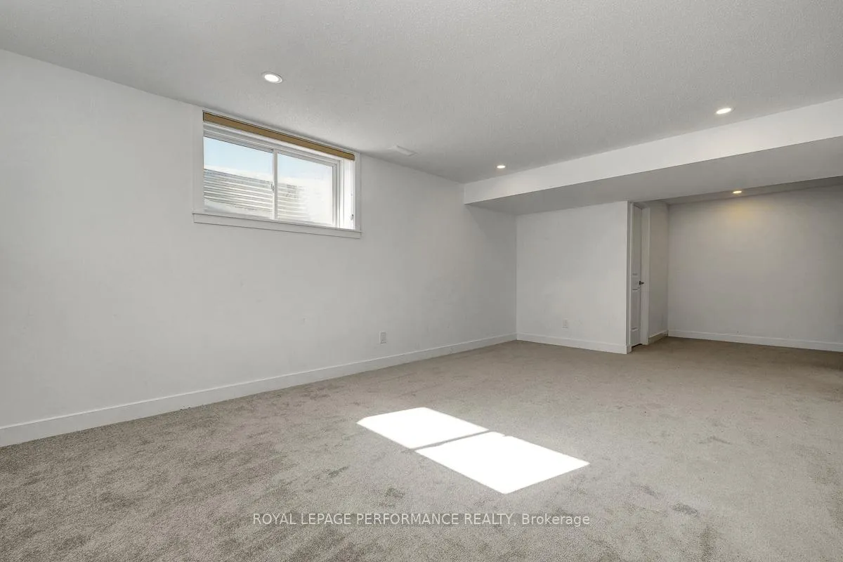 Photo 37 of 51 Moosonee Crescent, Ottawa, Riverside South/Gloucester Glen — HOMEH