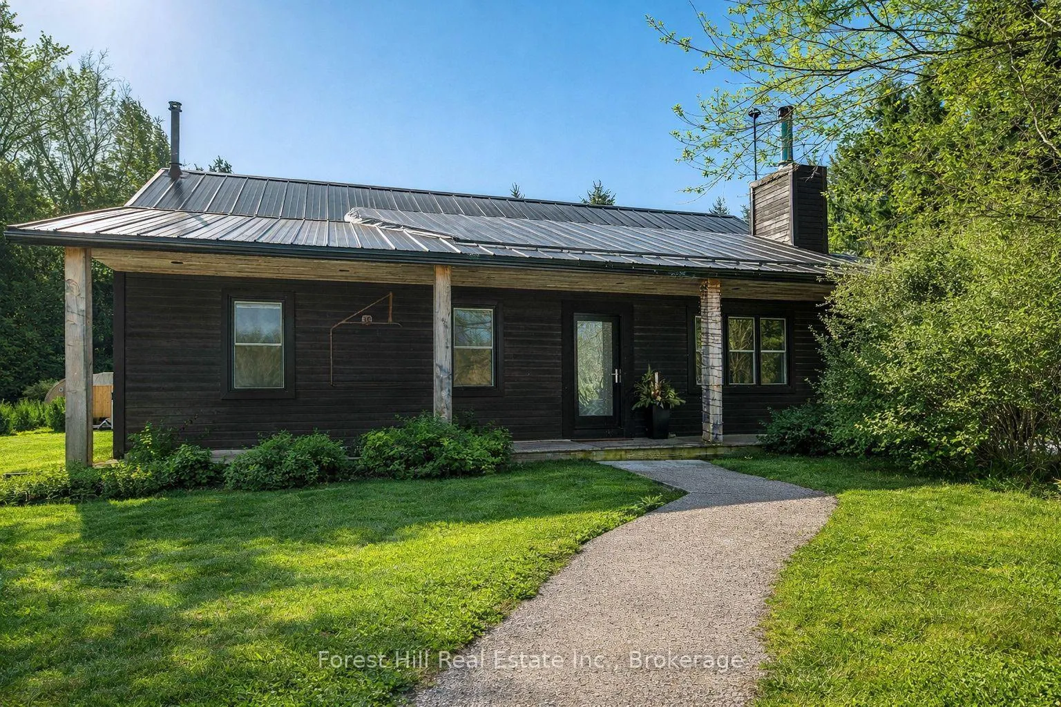 Front of 569300 Side Rd 6