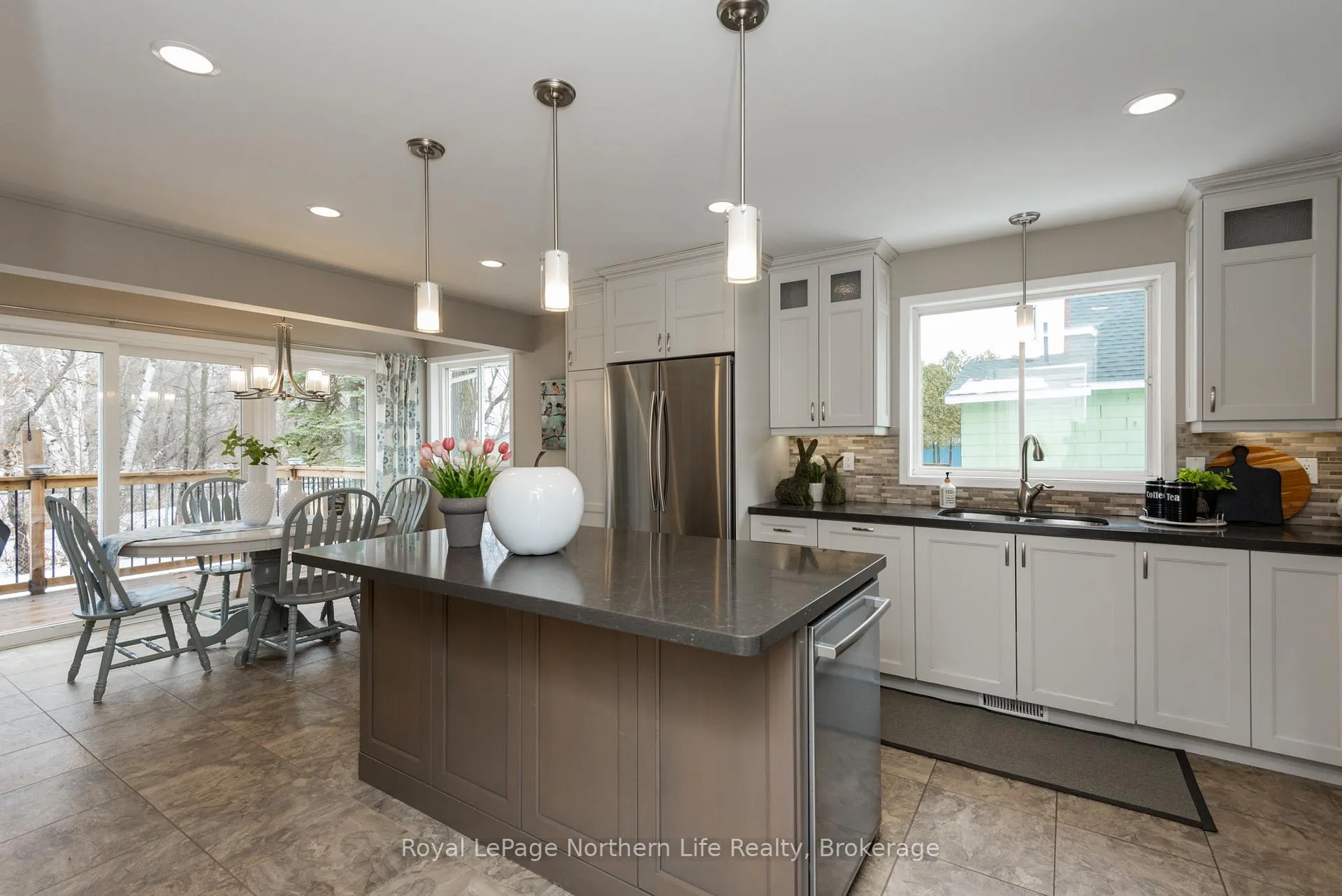 Photo 16 of 30 Gladstone Avenue, North Bay, Ferris — HOMEH