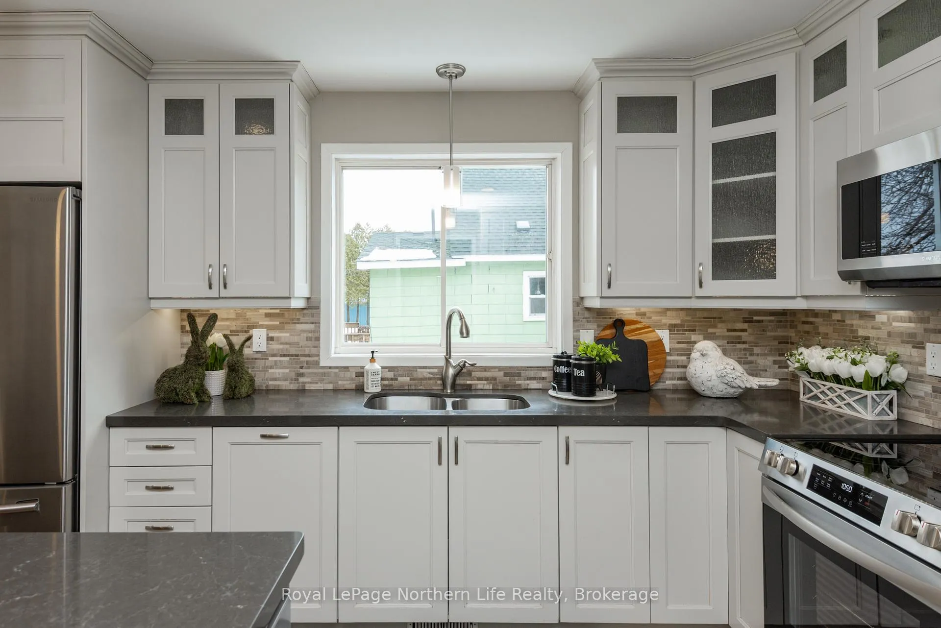 Photo 17 of 30 Gladstone Avenue, North Bay, Ferris — HOMEH