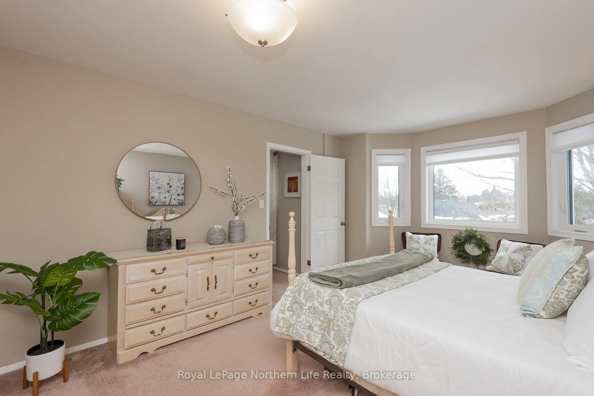 Photo 25 of 30 Gladstone Avenue, North Bay, Ferris — HOMEH