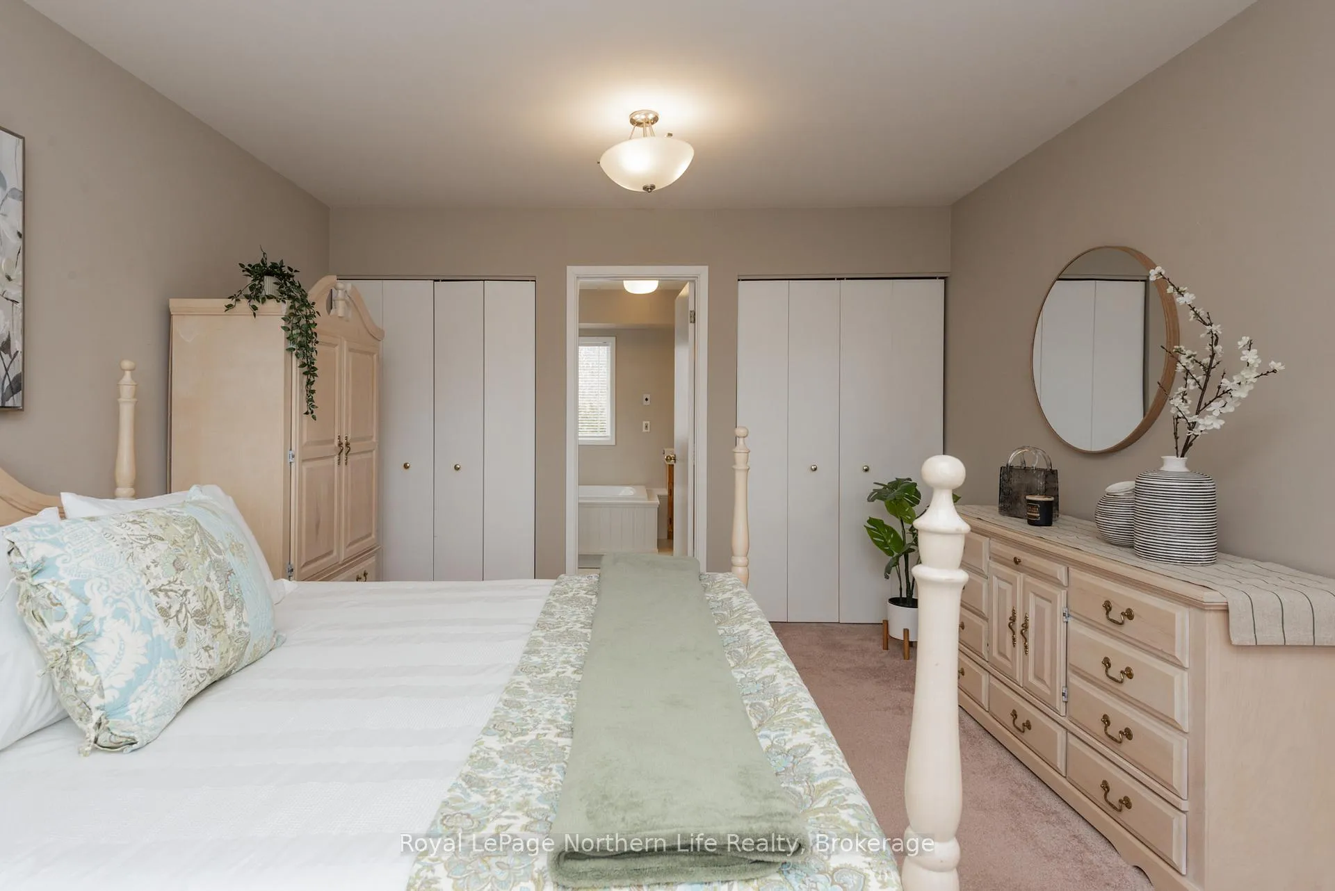 Photo 26 of 30 Gladstone Avenue, North Bay, Ferris — HOMEH
