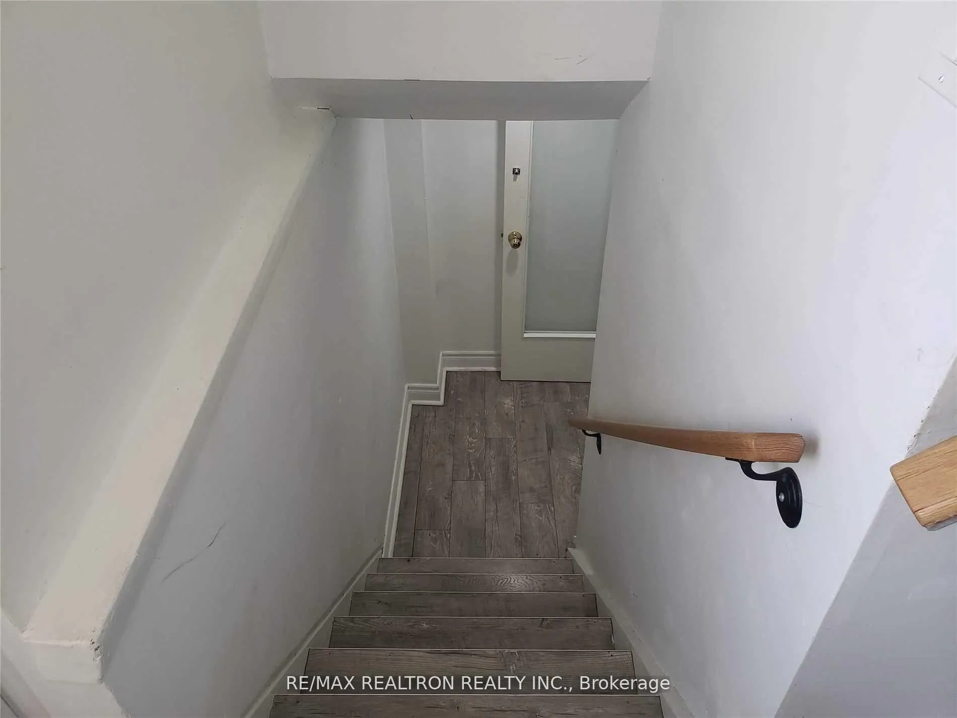 Photo 16 of Unit Lower, 855 Miriam Road, Pickering, Bay Ridges — HOMEH