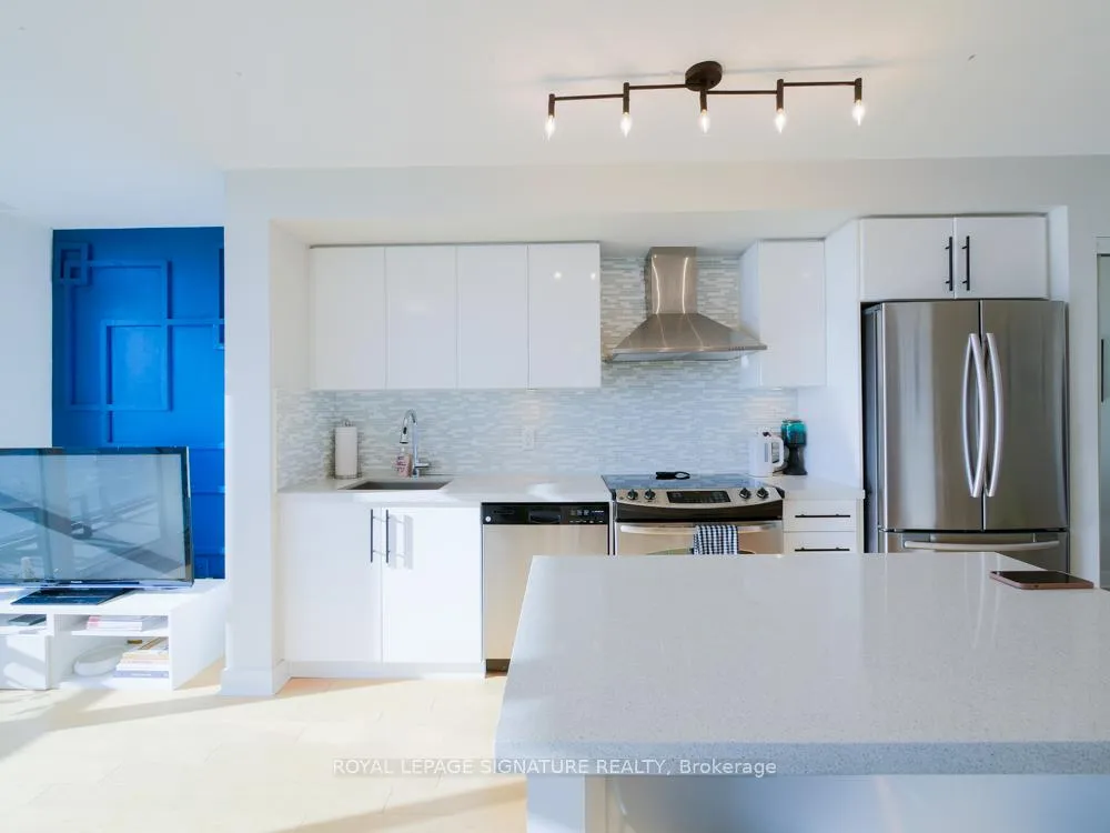 Photo 6 of Unit 1010, 58 Orchard View Boulevard, Toronto, Yonge-Eglinton — HOMEH