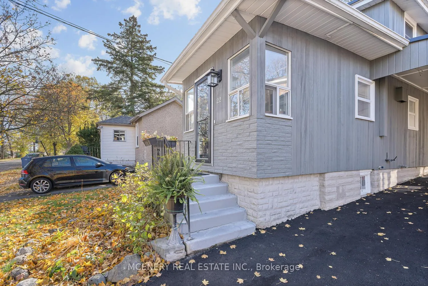 Photo 4 of 22 Lane Street, Guelph, St. George's — HOMEH