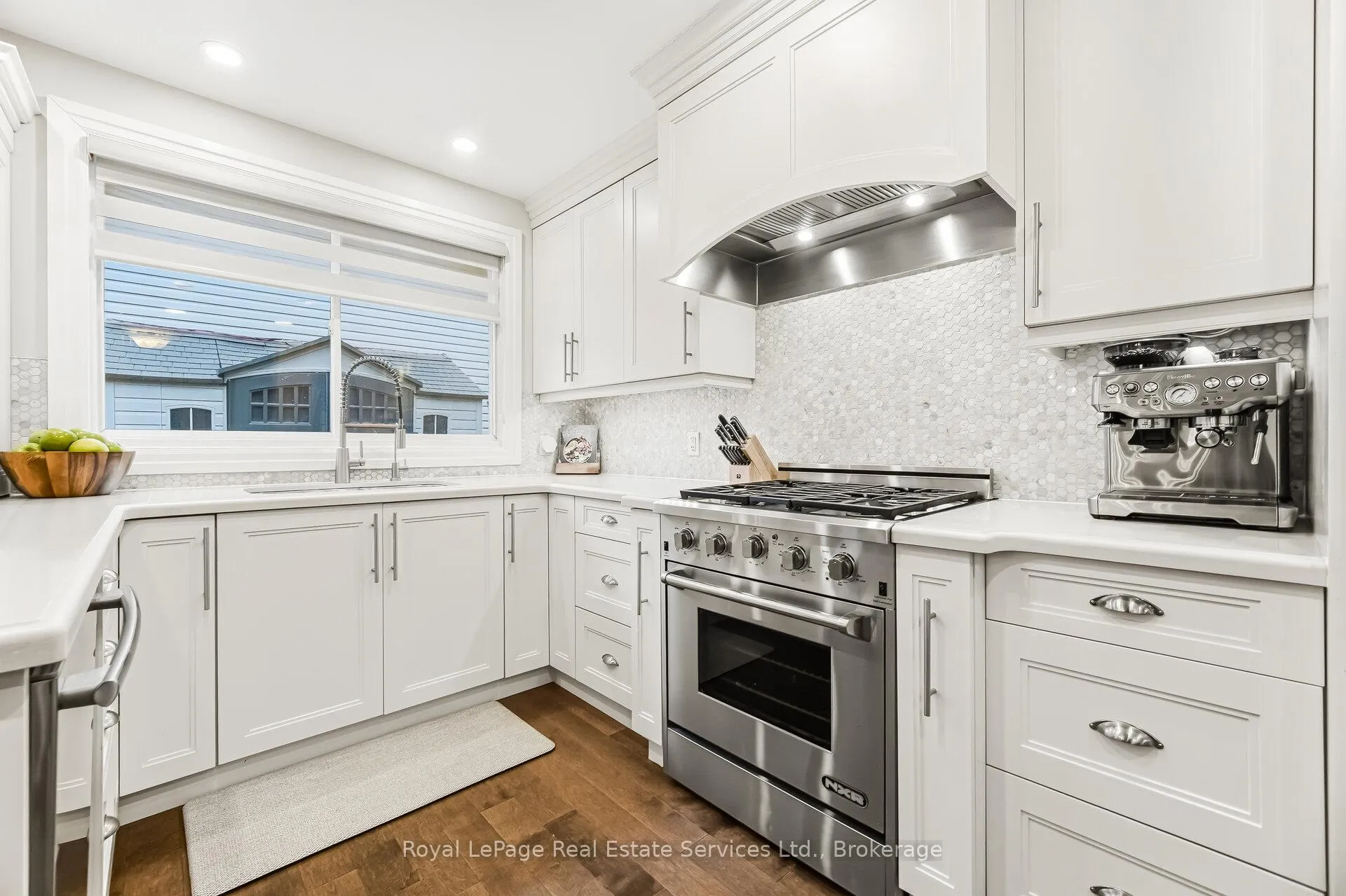 Photo 11 of 667 Lomond Crescent, Burlington, Shoreacres — HOMEH