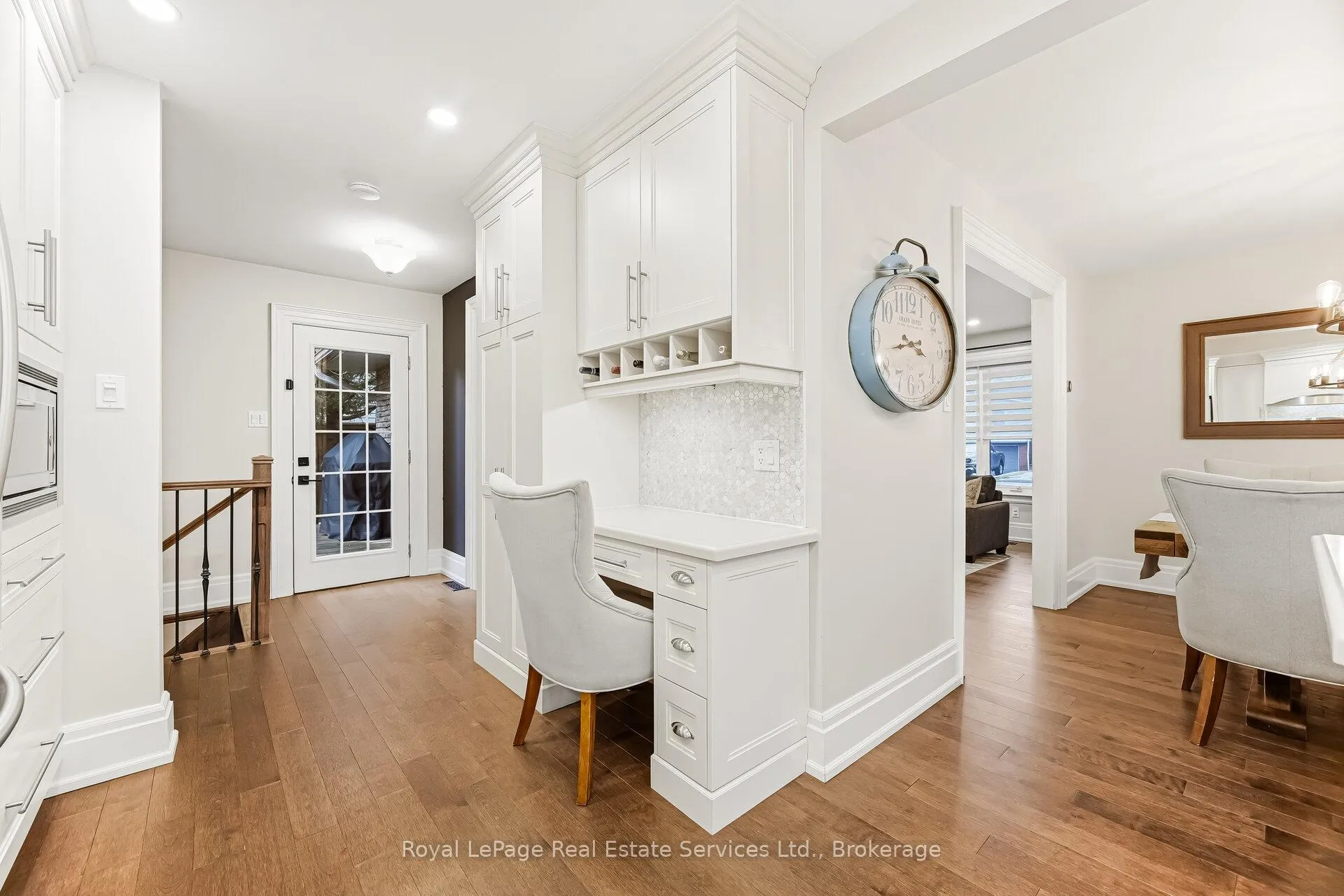 Photo 16 of 667 Lomond Crescent, Burlington, Shoreacres — HOMEH