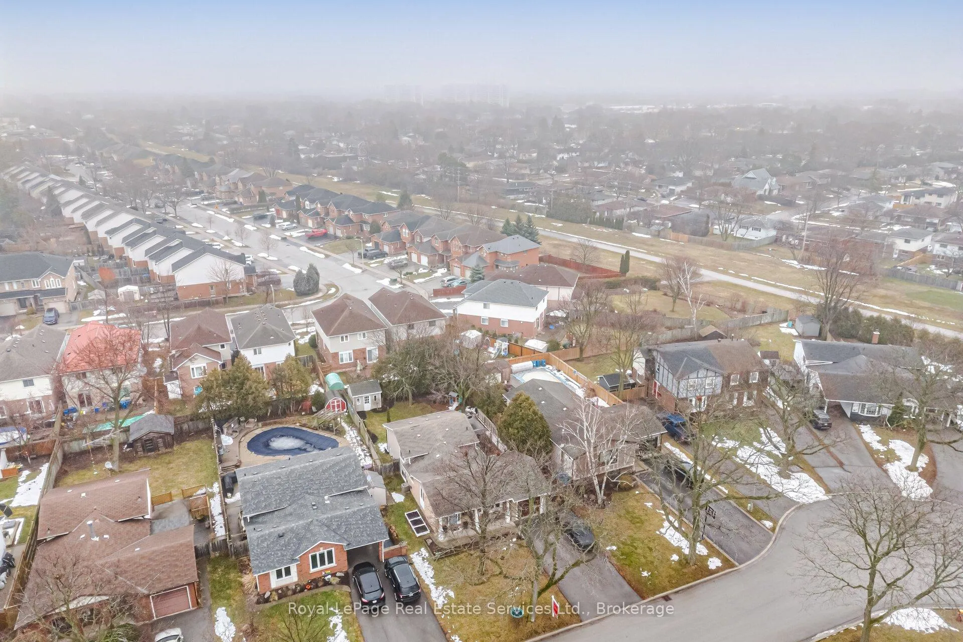 Photo 45 of 667 Lomond Crescent, Burlington, Shoreacres — HOMEH