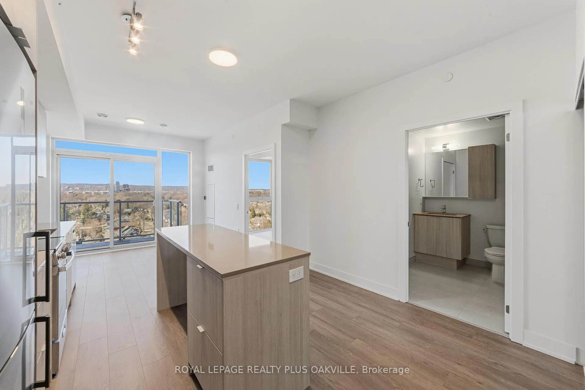 Photo 4 of Unit 1212, 2088 James Street, Burlington, Brant — HOMEH