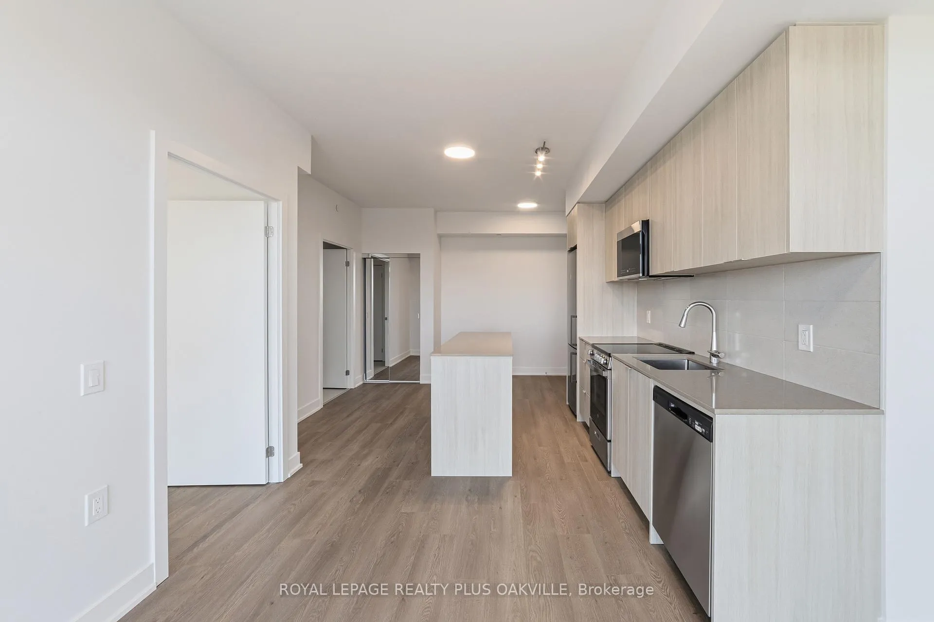 Photo 7 of Unit 1212, 2088 James Street, Burlington, Brant — HOMEH