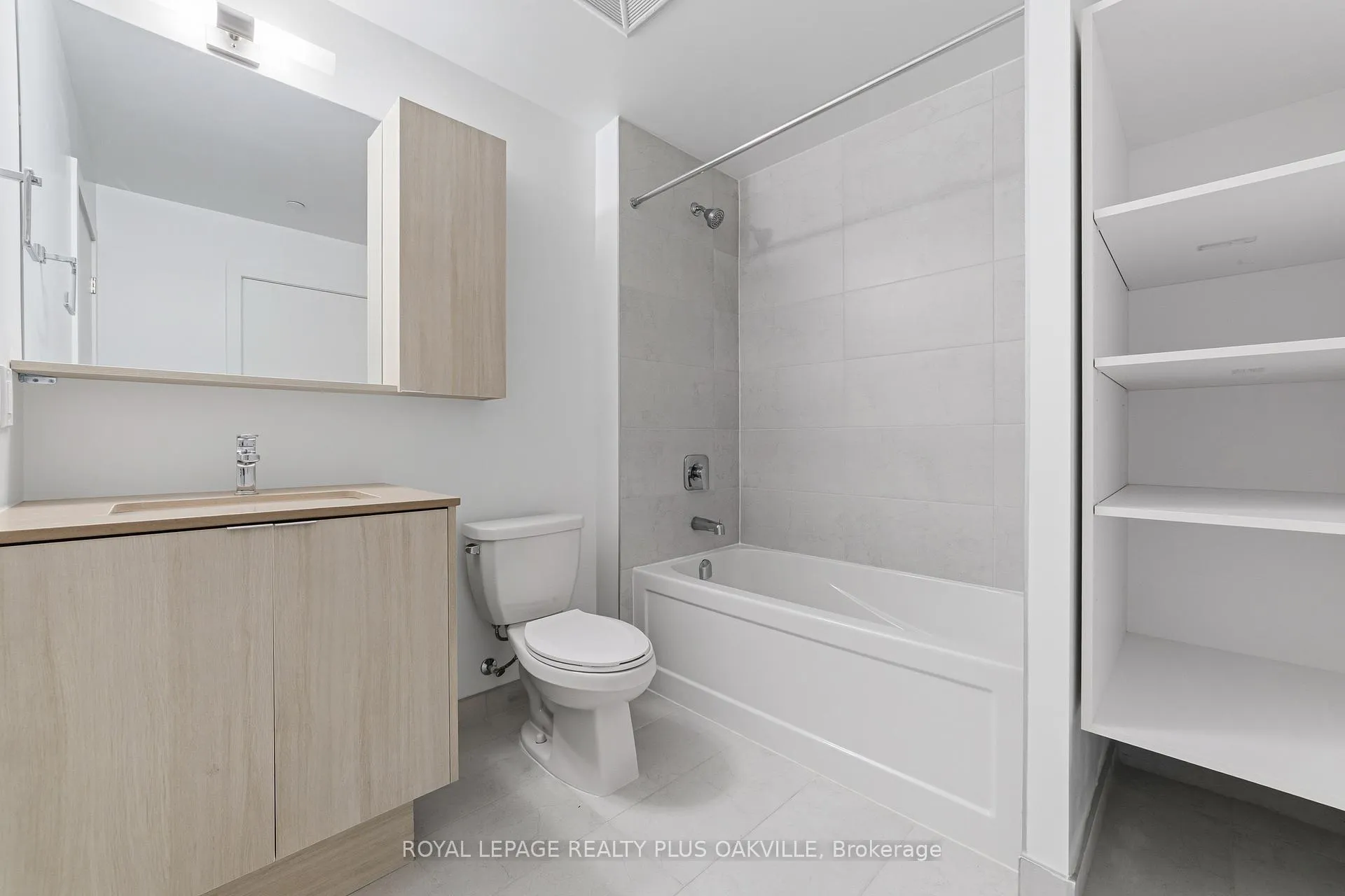 Photo 12 of Unit 1212, 2088 James Street, Burlington, Brant — HOMEH