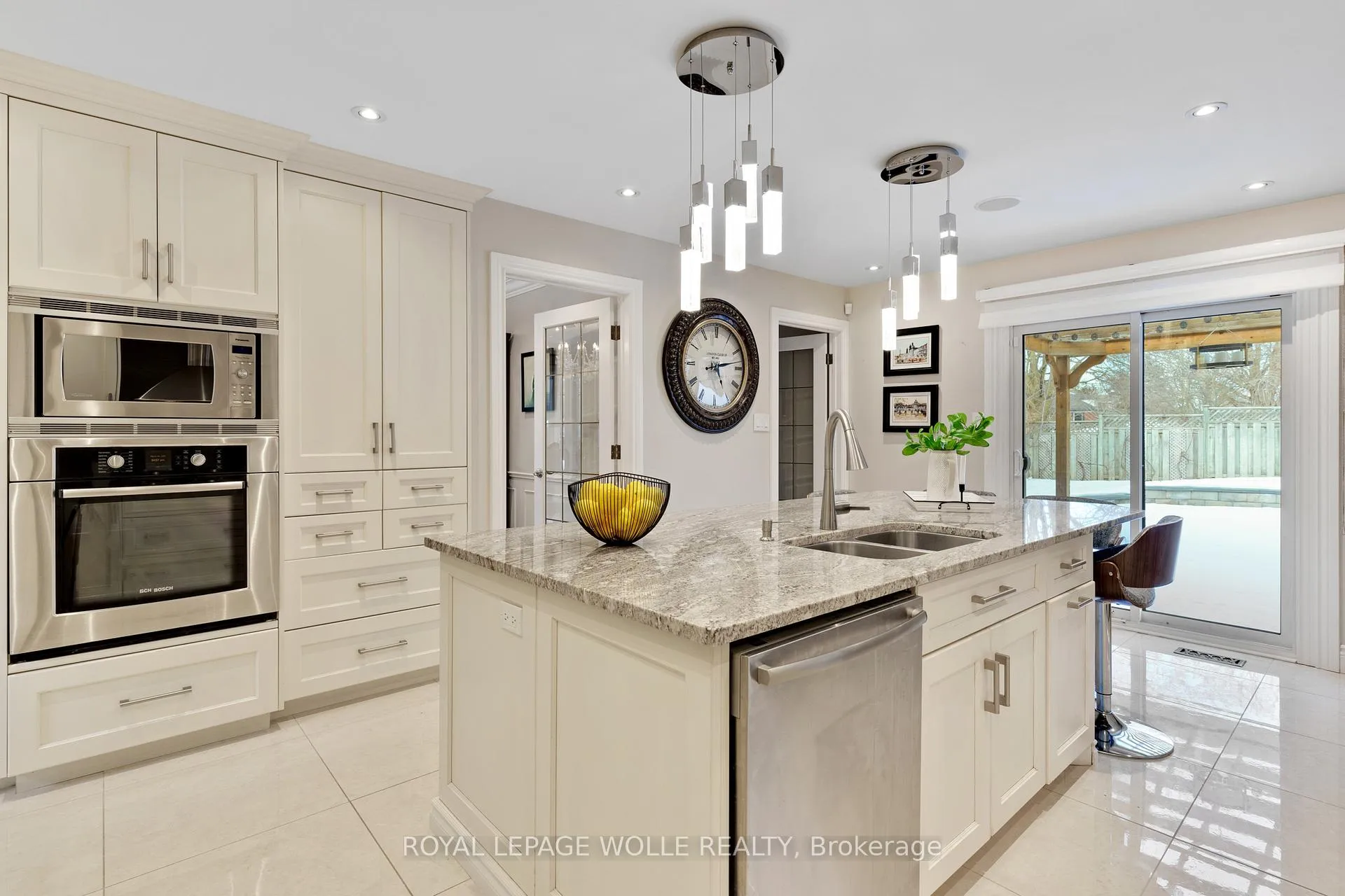 Photo 11 of 585 Wingrove Court, Waterloo — HOMEH