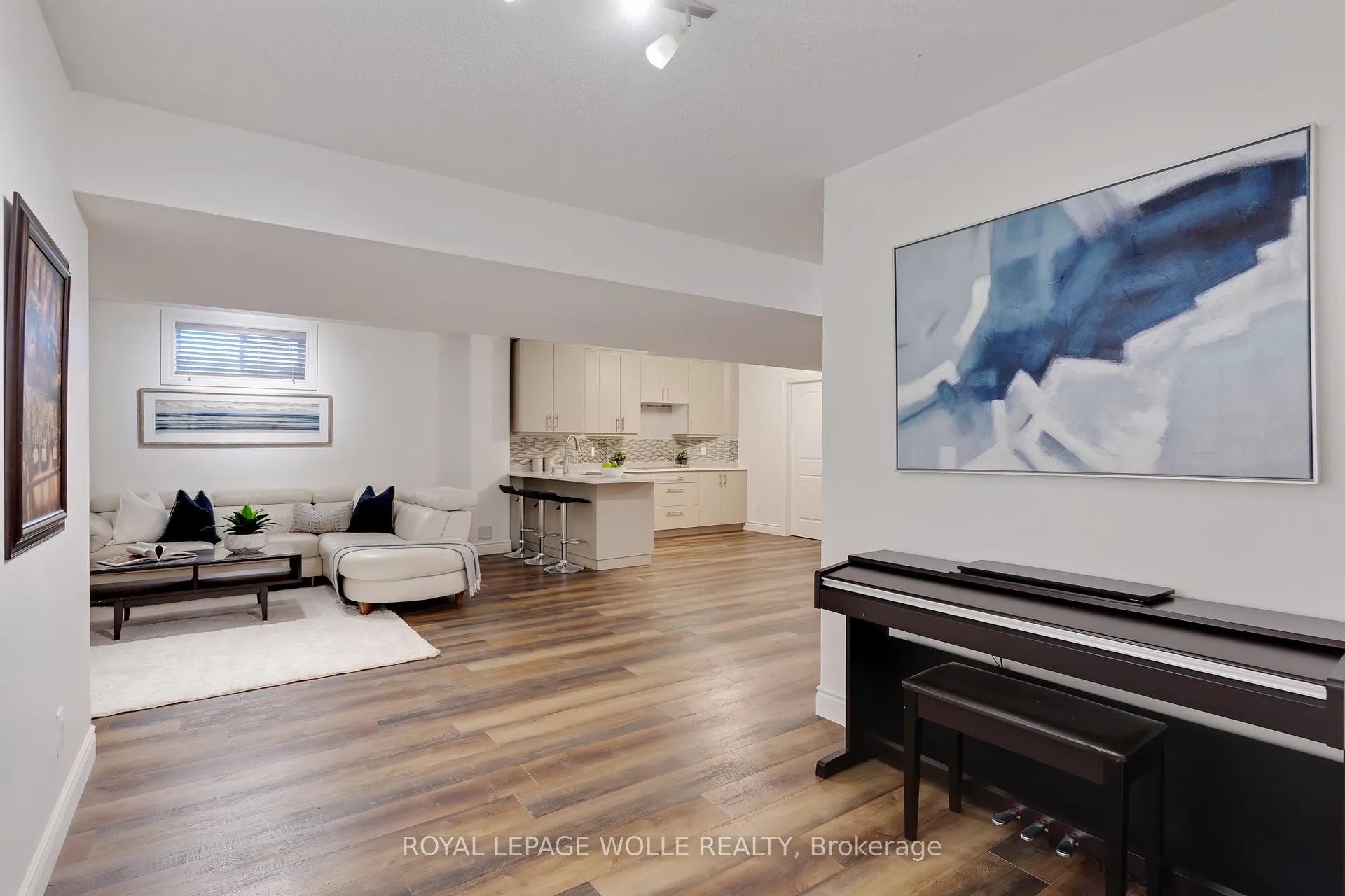 Photo 32 of 585 Wingrove Court, Waterloo — HOMEH