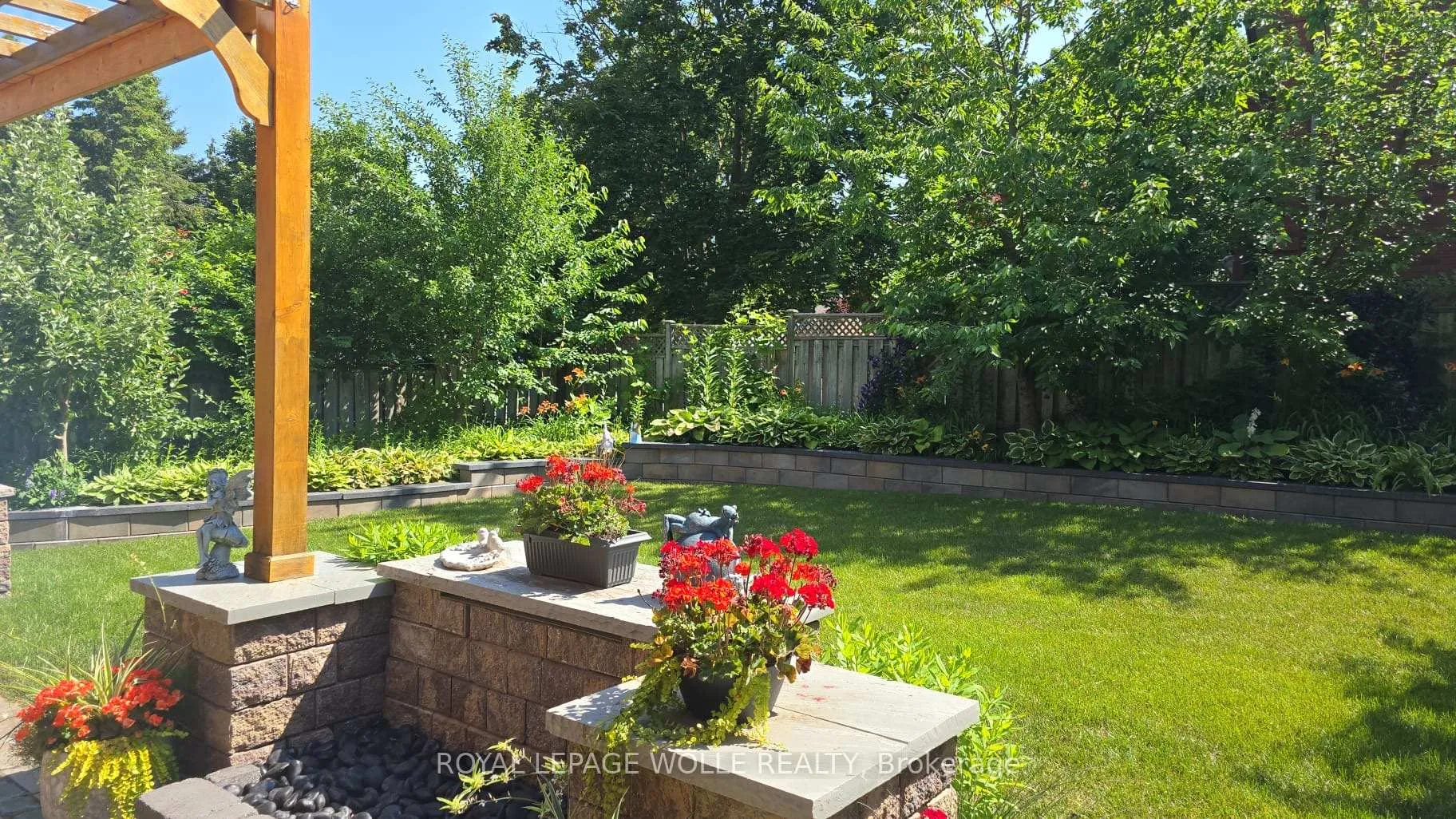 Photo 42 of 585 Wingrove Court, Waterloo — HOMEH