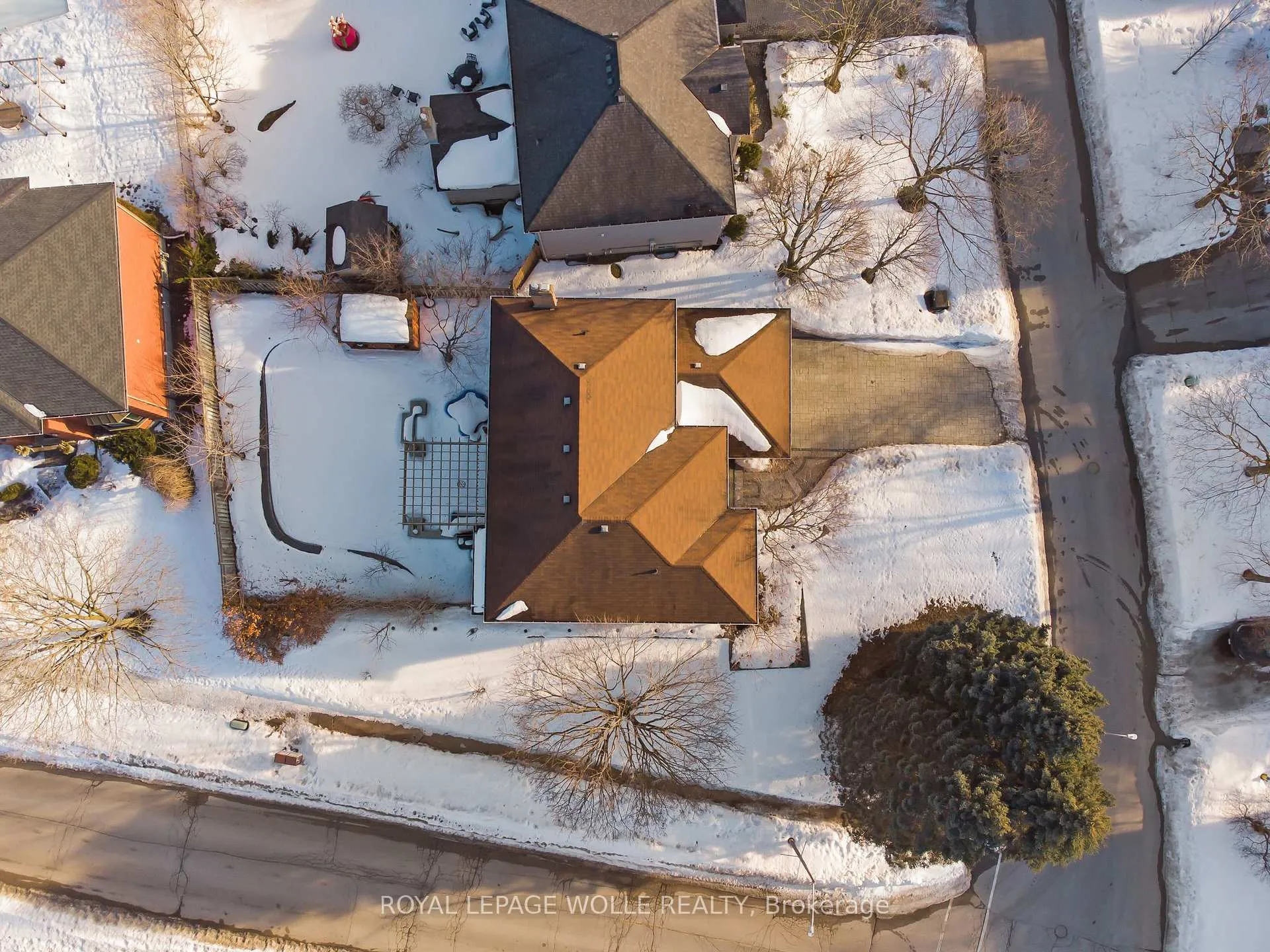 Photo 44 of 585 Wingrove Court, Waterloo — HOMEH