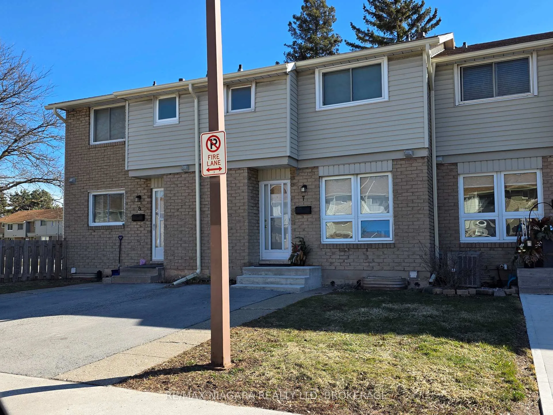 Photo 2 of Unit 7, 6767 Thorold Stone Road, Niagara Falls, Stamford — HOMEH