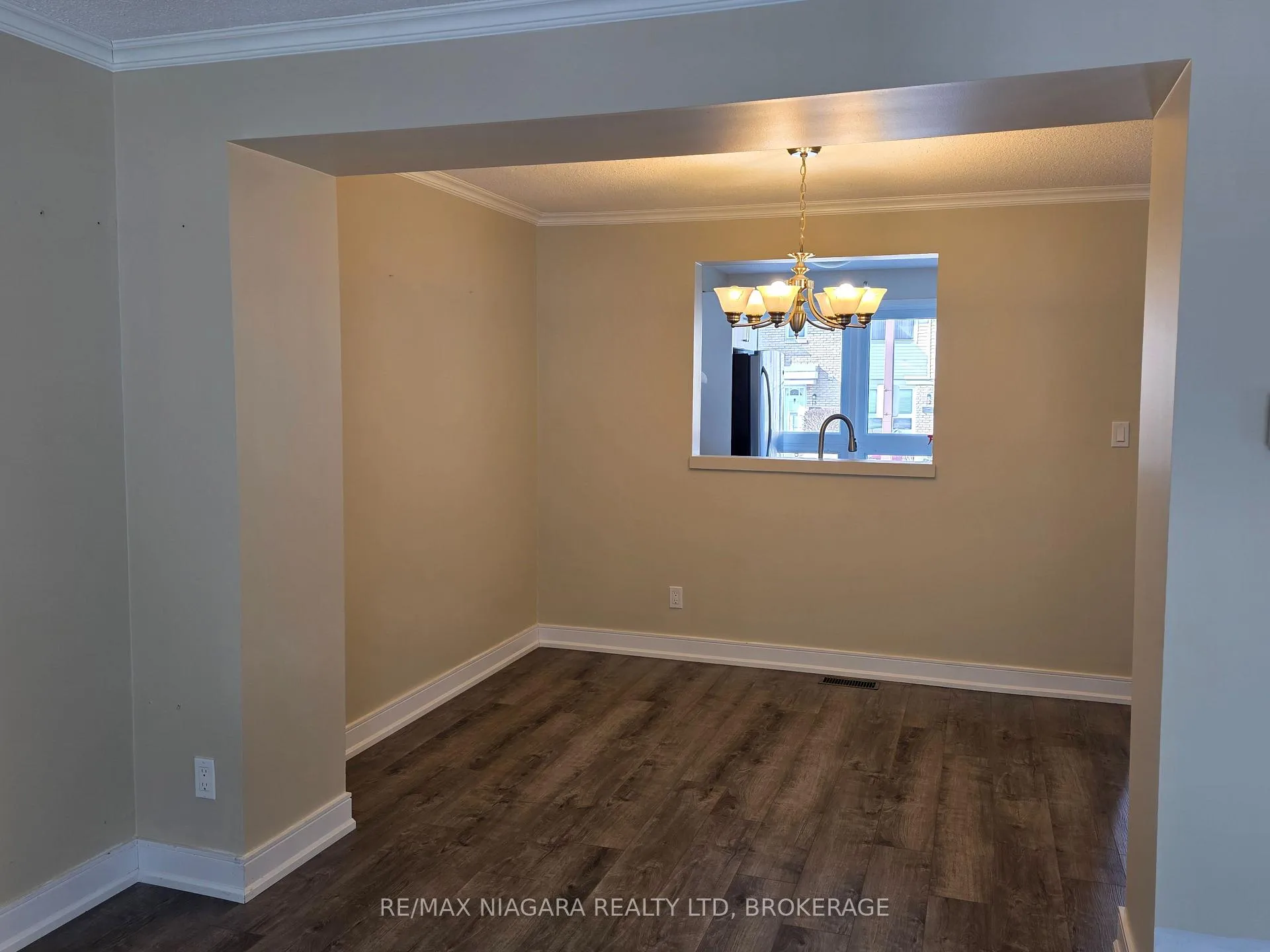 Photo 6 of Unit 7, 6767 Thorold Stone Road, Niagara Falls, Stamford — HOMEH