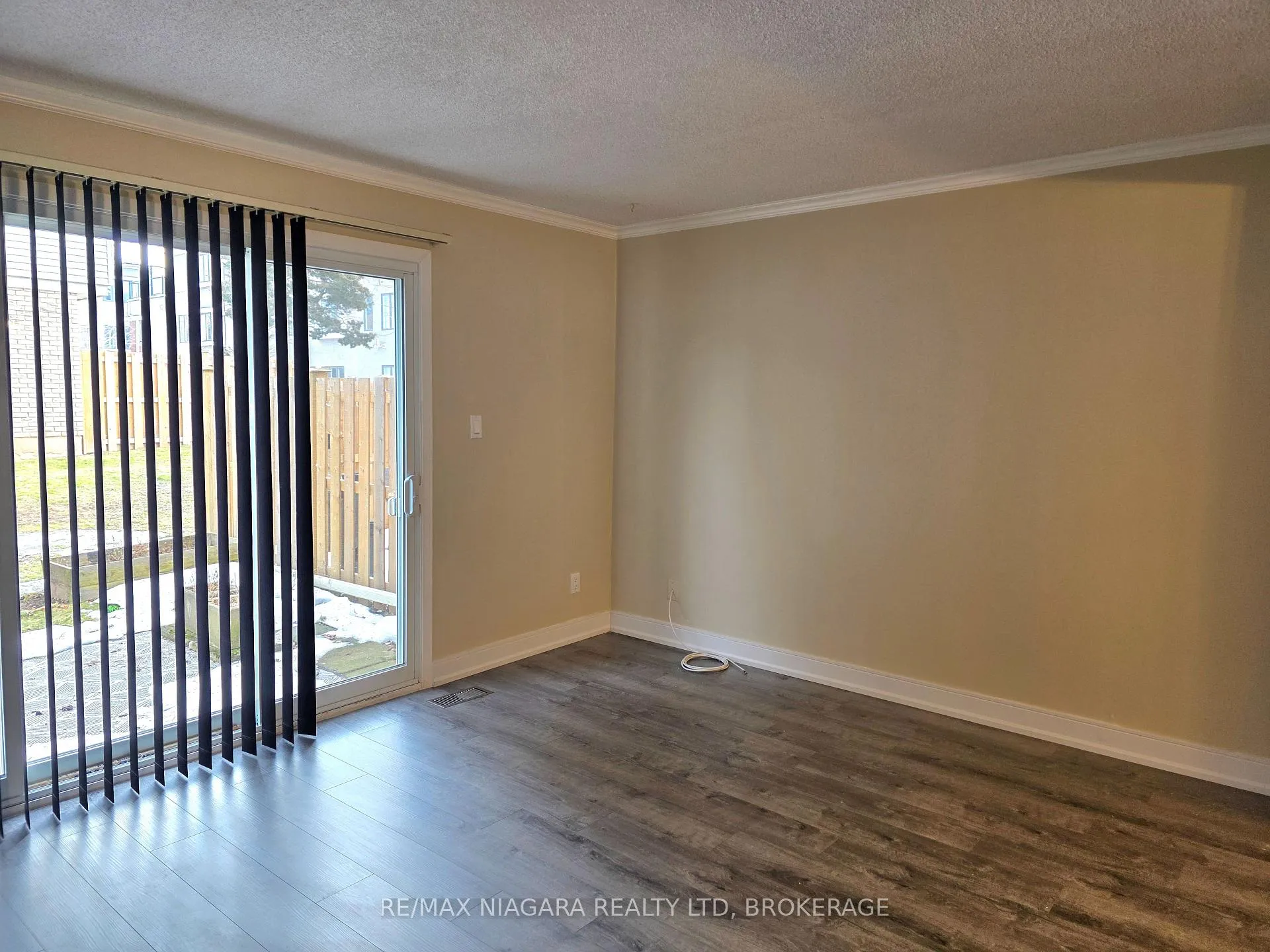 Photo 7 of Unit 7, 6767 Thorold Stone Road, Niagara Falls, Stamford — HOMEH