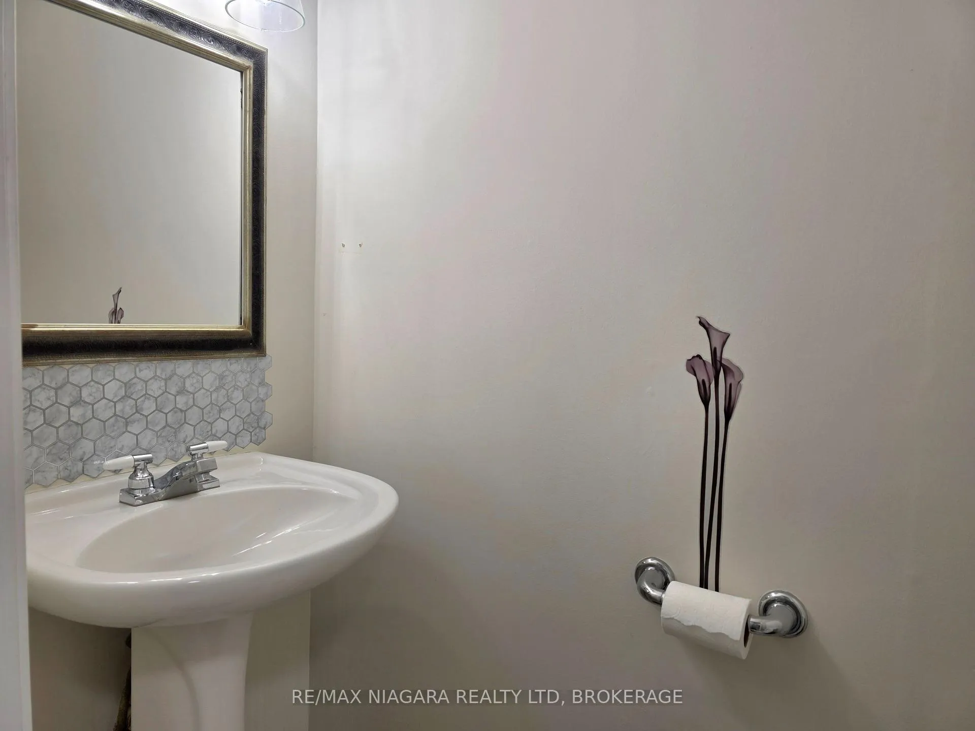 Photo 9 of Unit 7, 6767 Thorold Stone Road, Niagara Falls, Stamford — HOMEH