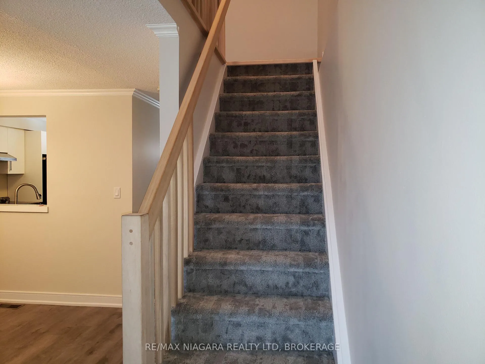 Photo 10 of Unit 7, 6767 Thorold Stone Road, Niagara Falls, Stamford — HOMEH