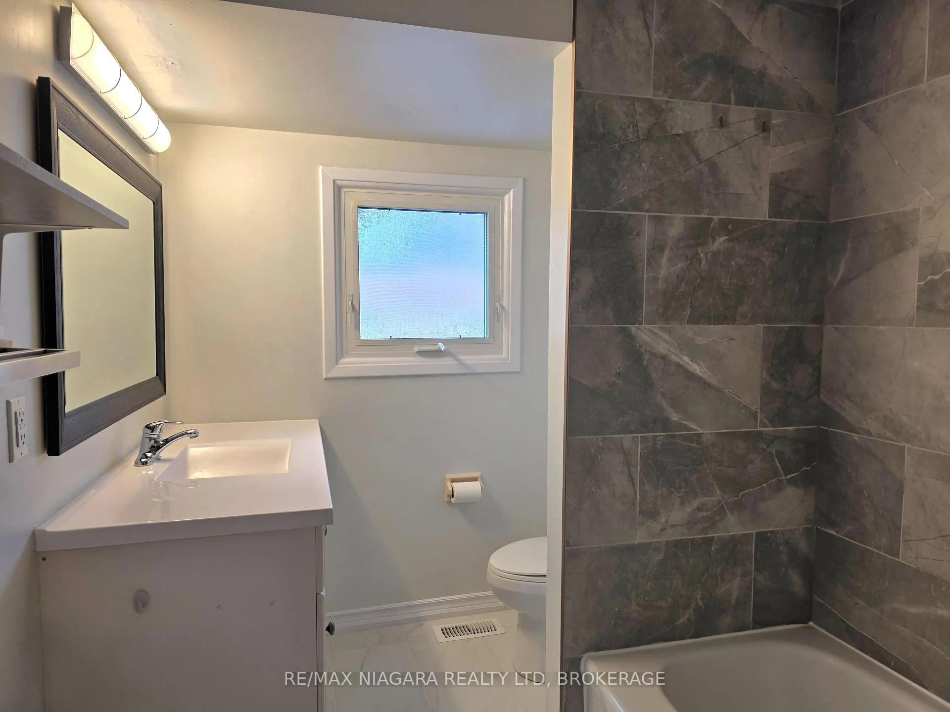 Photo 15 of Unit 7, 6767 Thorold Stone Road, Niagara Falls, Stamford — HOMEH