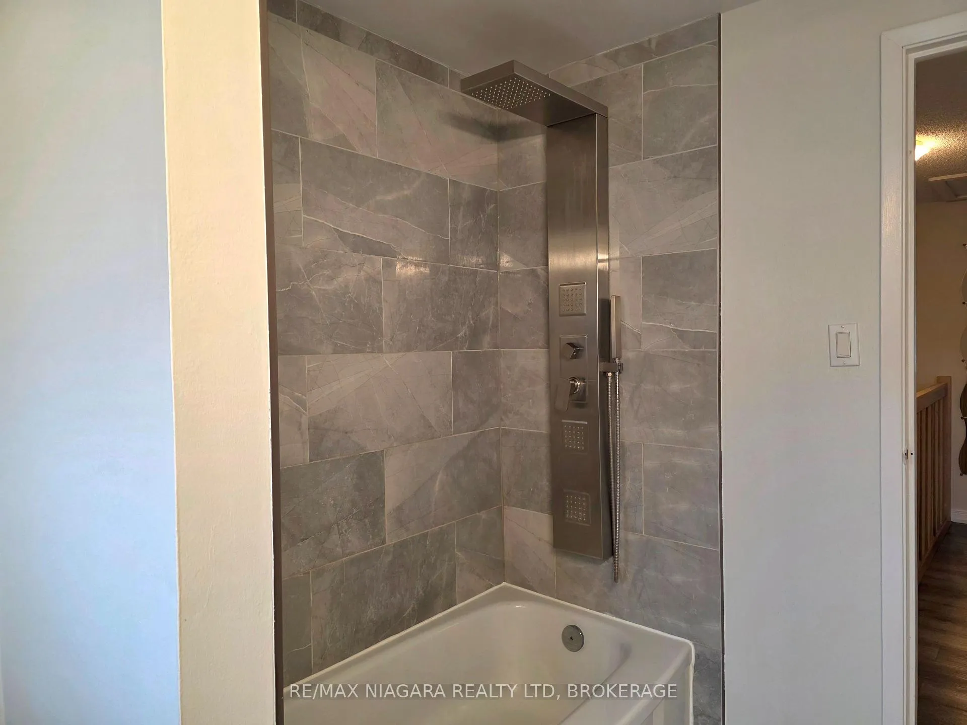Photo 16 of Unit 7, 6767 Thorold Stone Road, Niagara Falls, Stamford — HOMEH