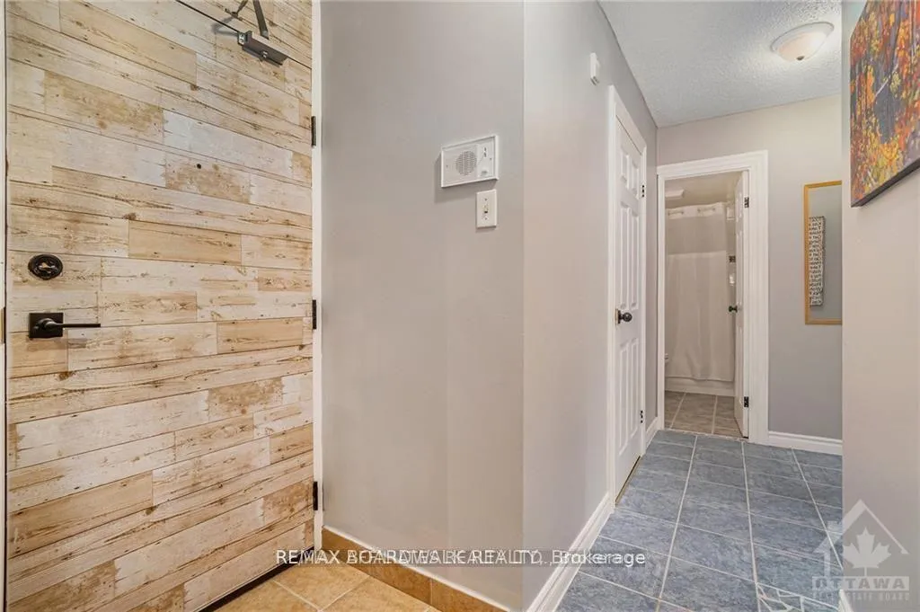 Photo 3 of Unit 717, 2000 Jasmine Crescent, Ottawa, Beacon Hill South — HOMEH