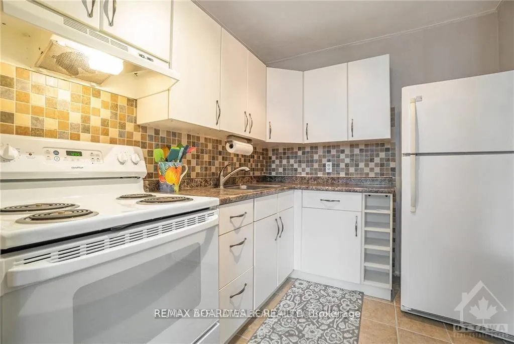 Photo 7 of Unit 717, 2000 Jasmine Crescent, Ottawa, Beacon Hill South — HOMEH