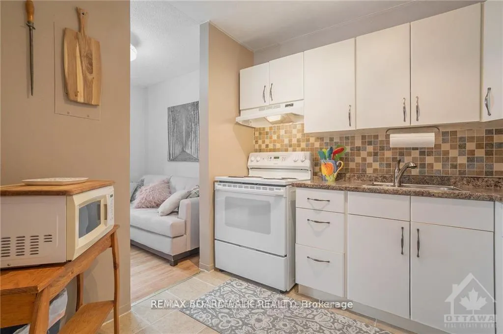 Photo 8 of Unit 717, 2000 Jasmine Crescent, Ottawa, Beacon Hill South — HOMEH