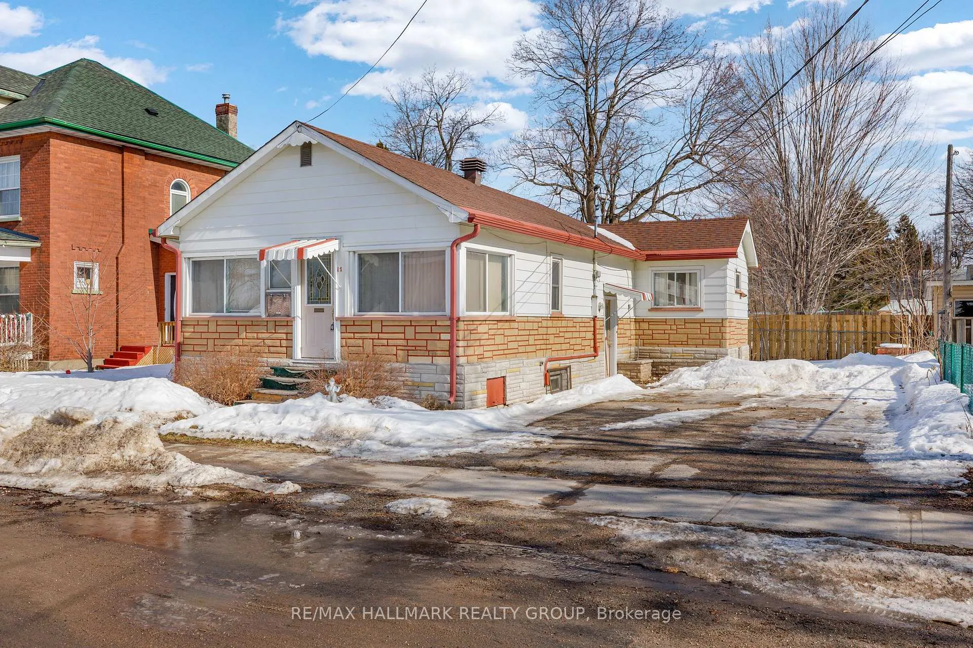 Photo 1 of 11 Maitland Street, Smiths Falls — HOMEH