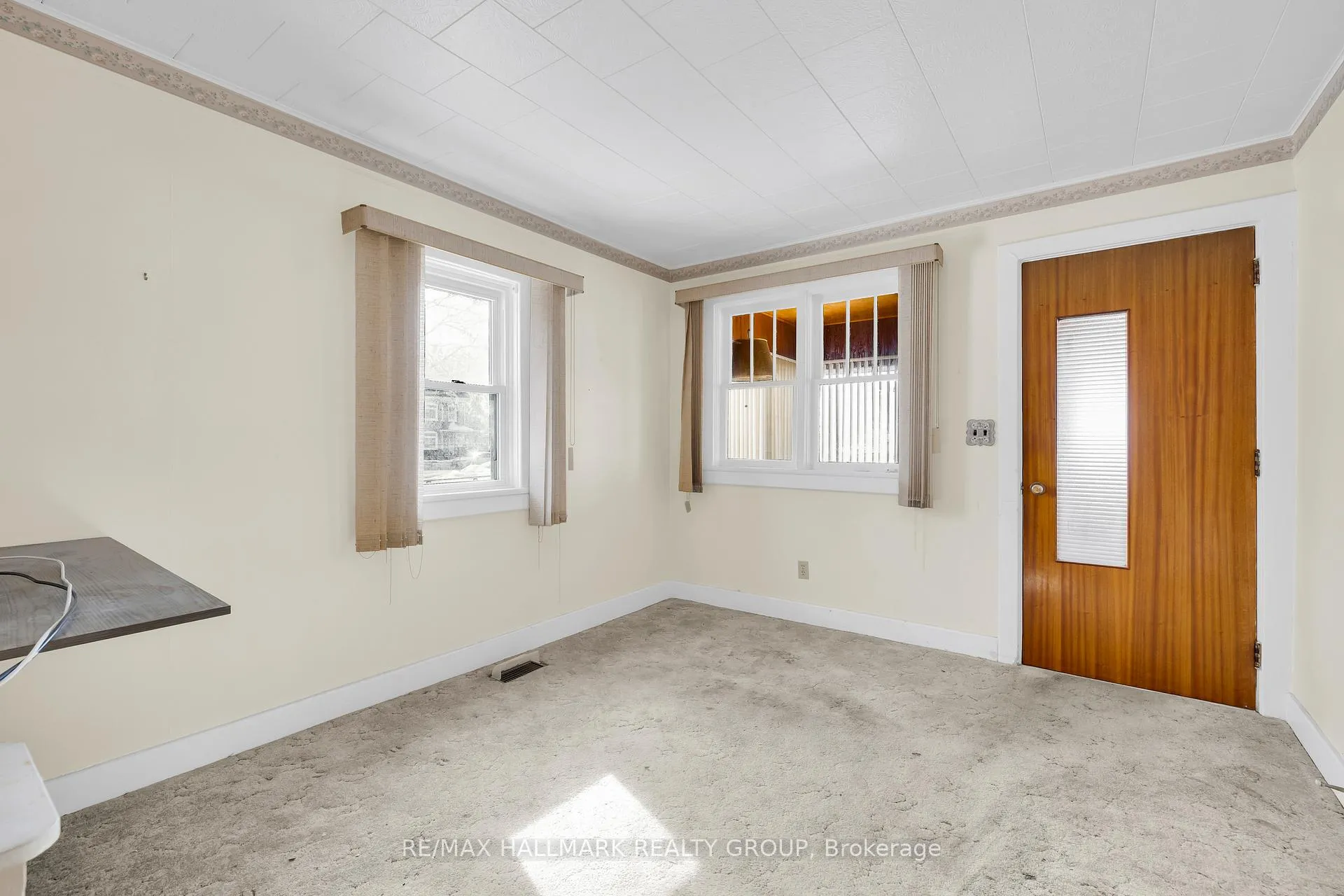 Photo 6 of 11 Maitland Street, Smiths Falls — HOMEH